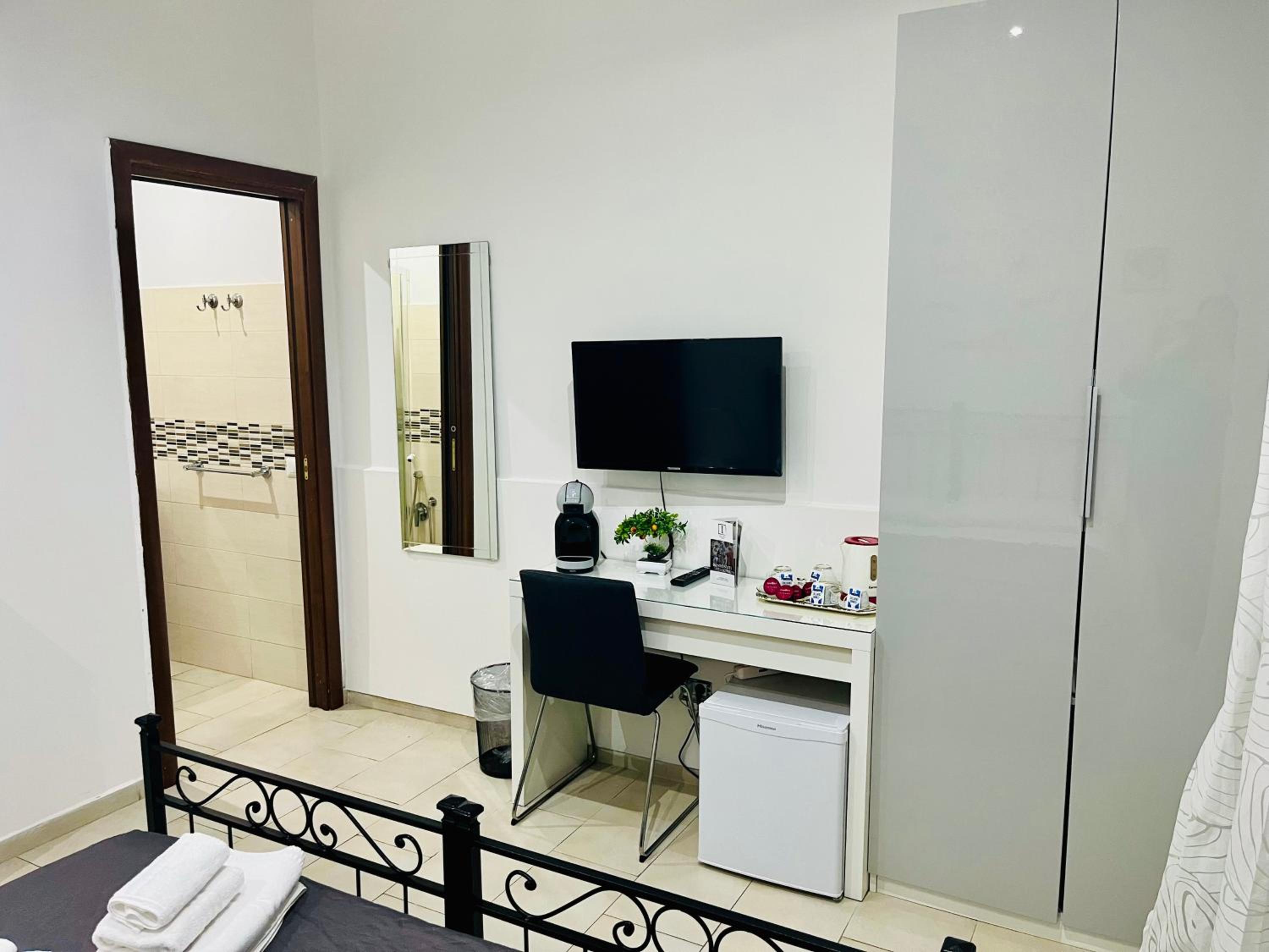 Deluxe Double or Twin Room photo 2