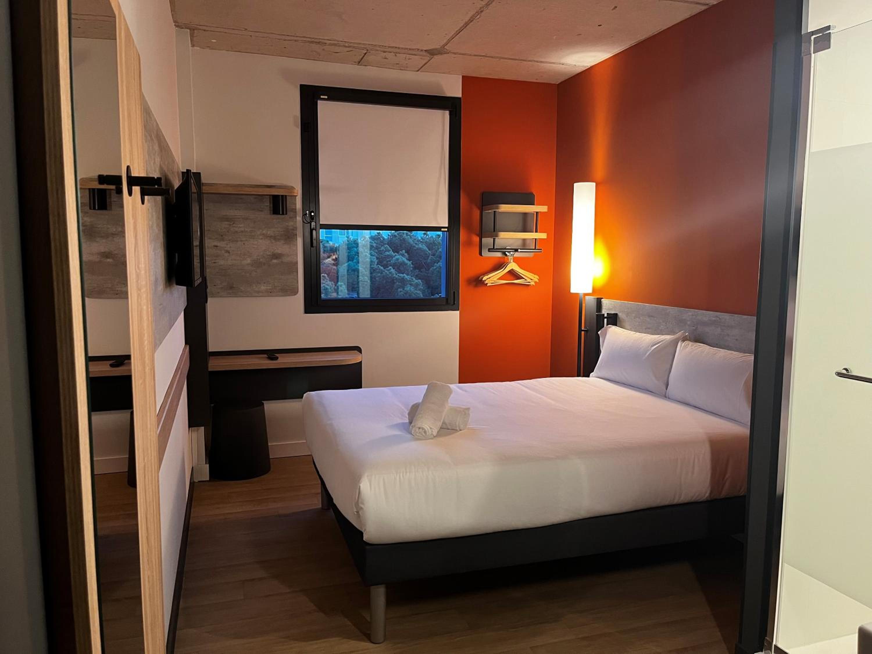Standard Double Room - Photo 10