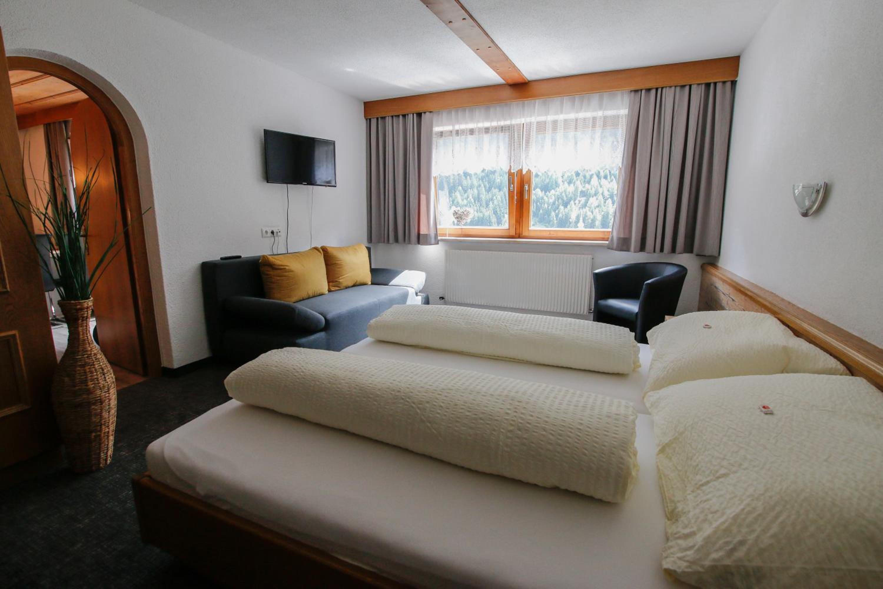 Studio Apartment photo 1