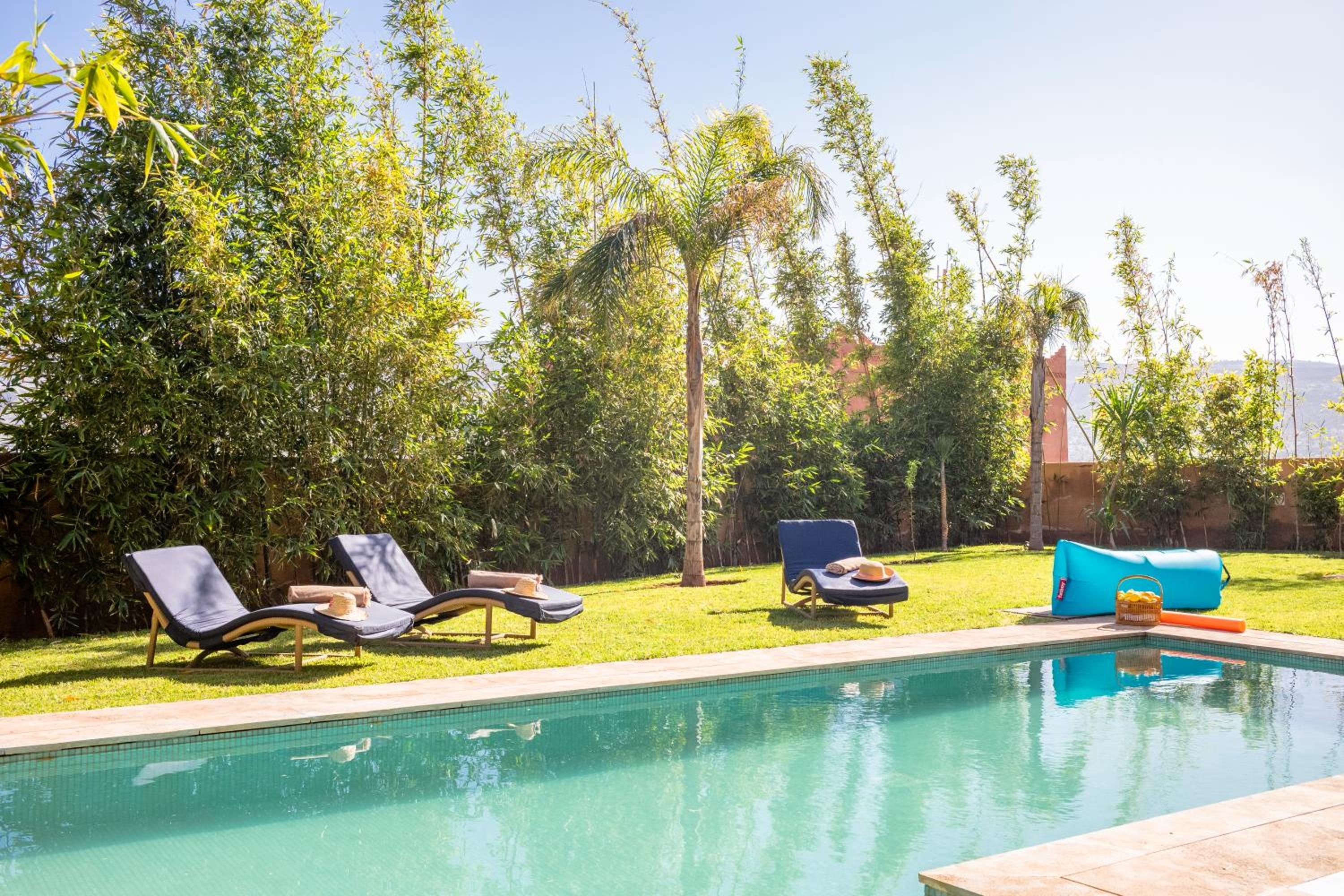 Villa with Private Pool - Photo 6