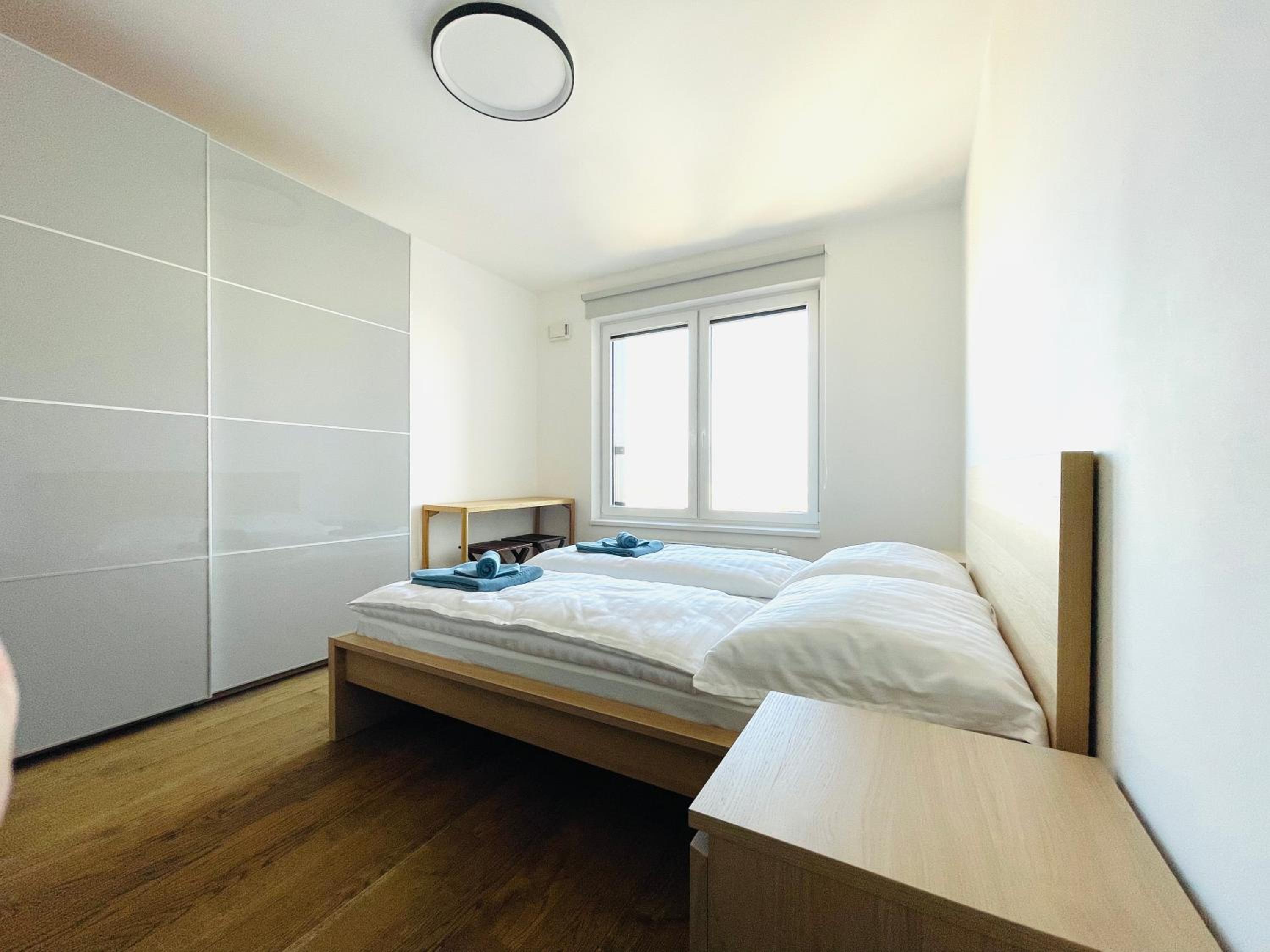One-Bedroom Apartment photo 1