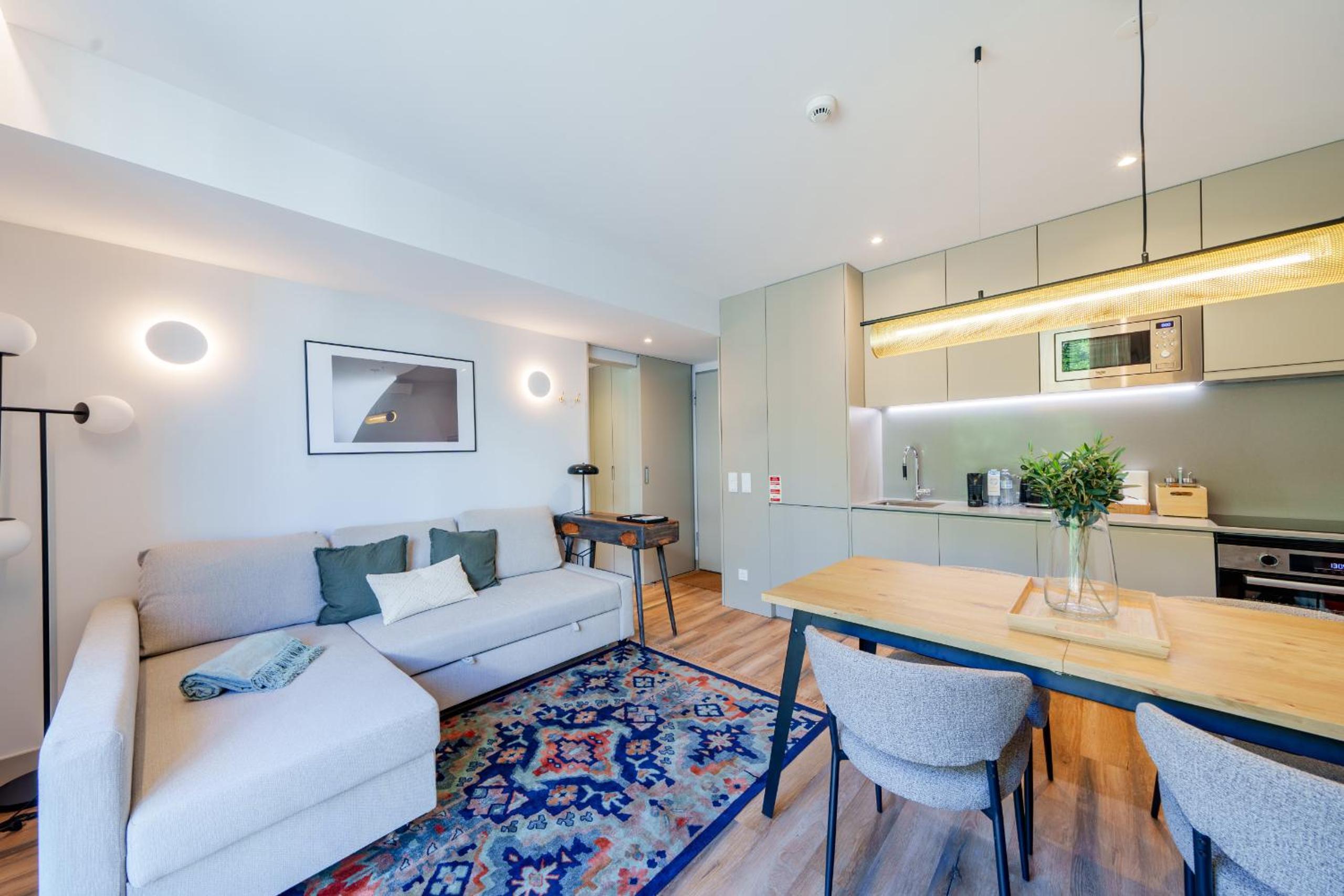 One-Bedroom Apartment