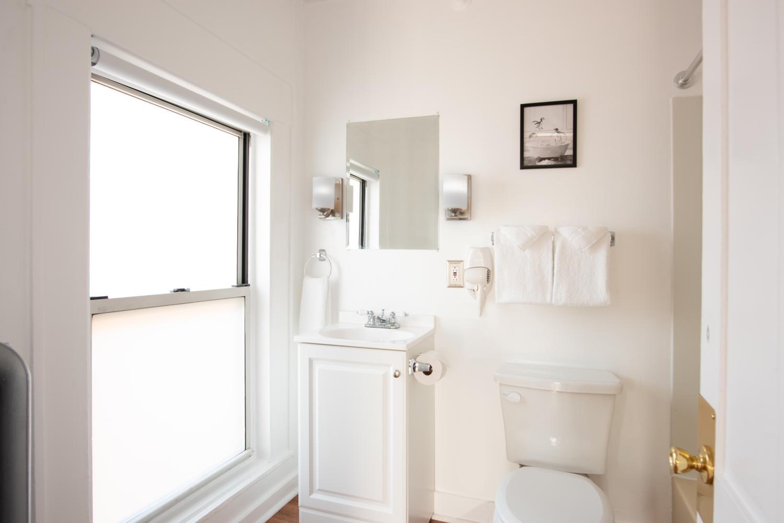 Superior King Room - Photo 8