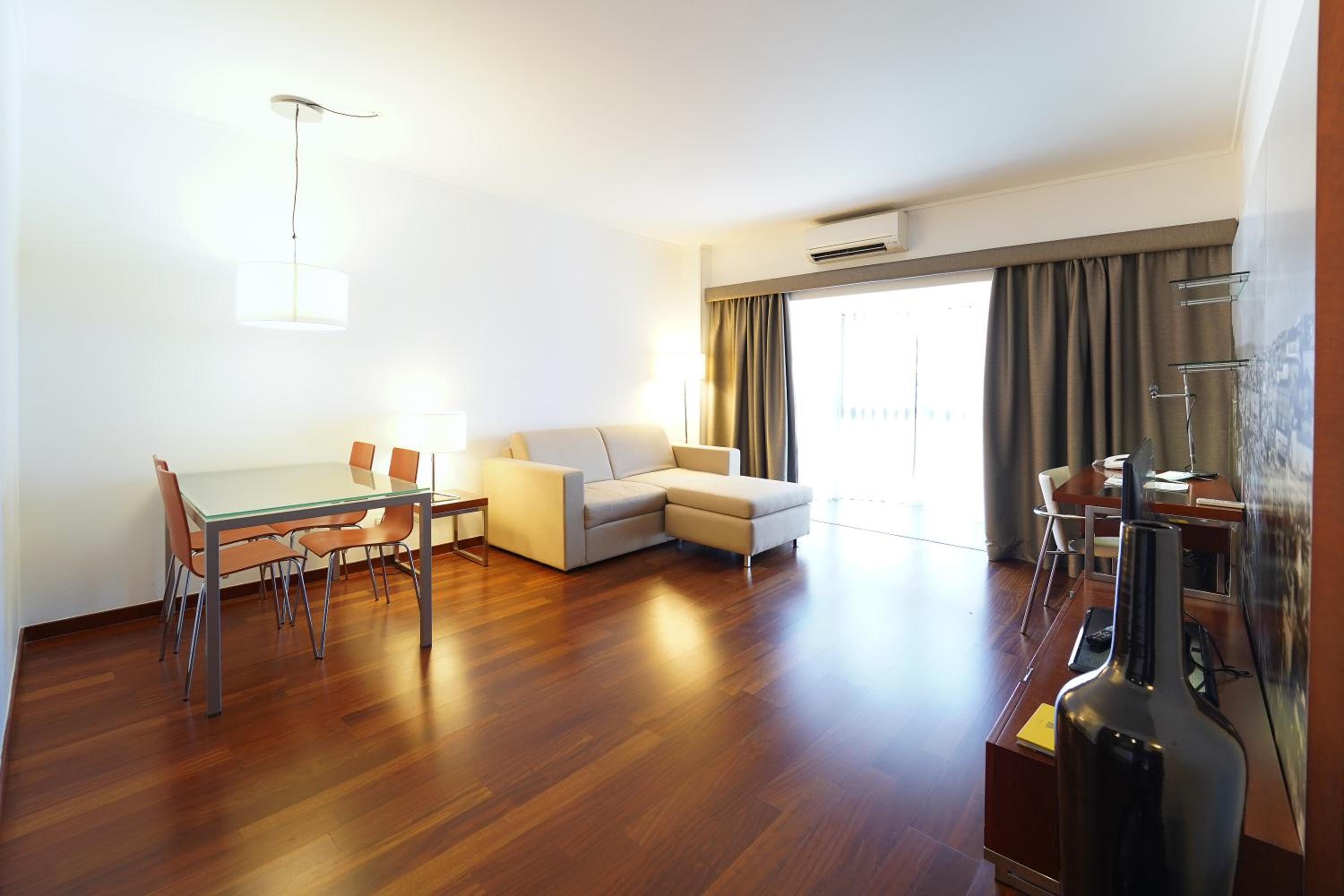 Two-Bedroom Apartment - Photo 7