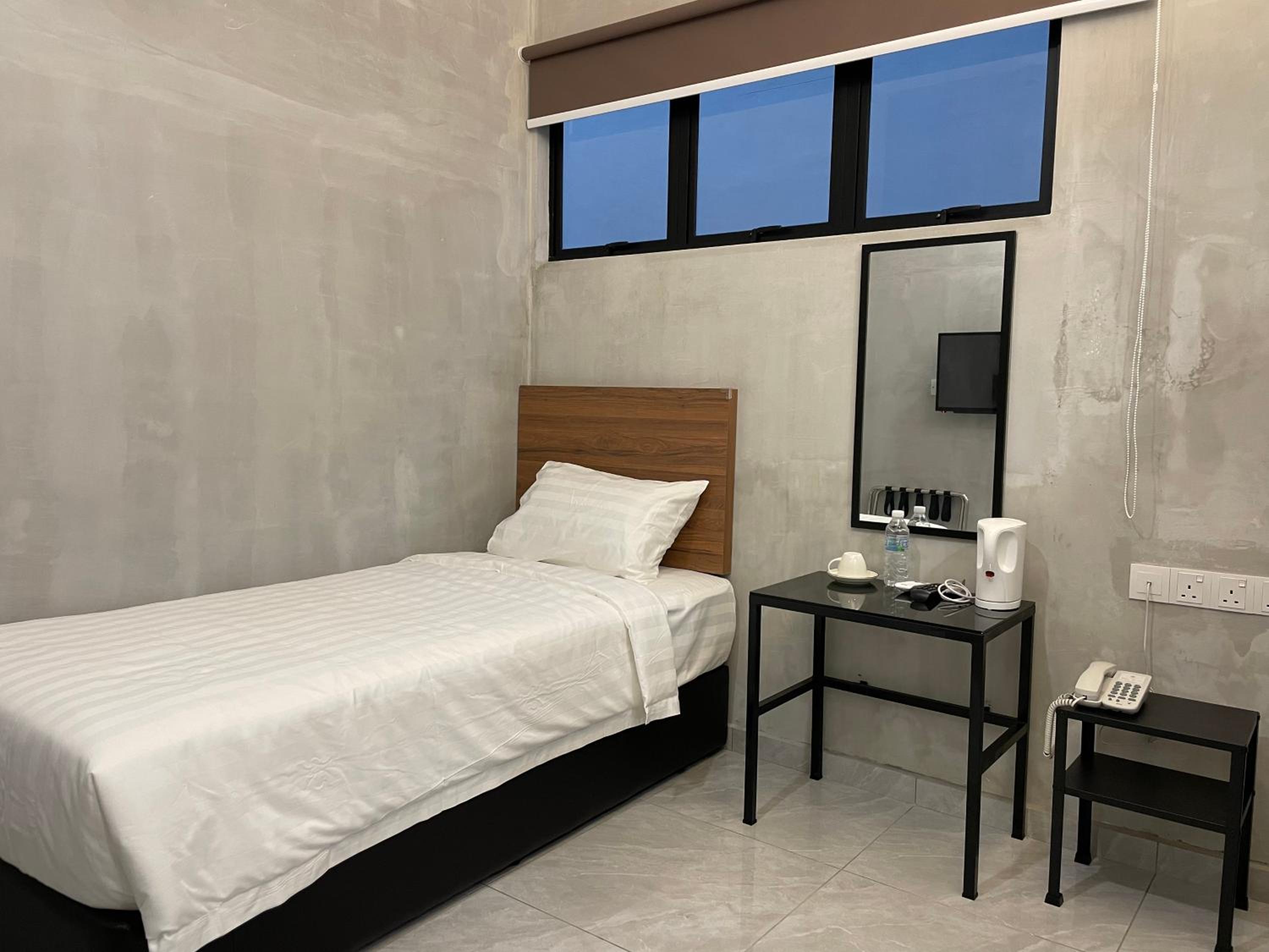Deluxe Single Room