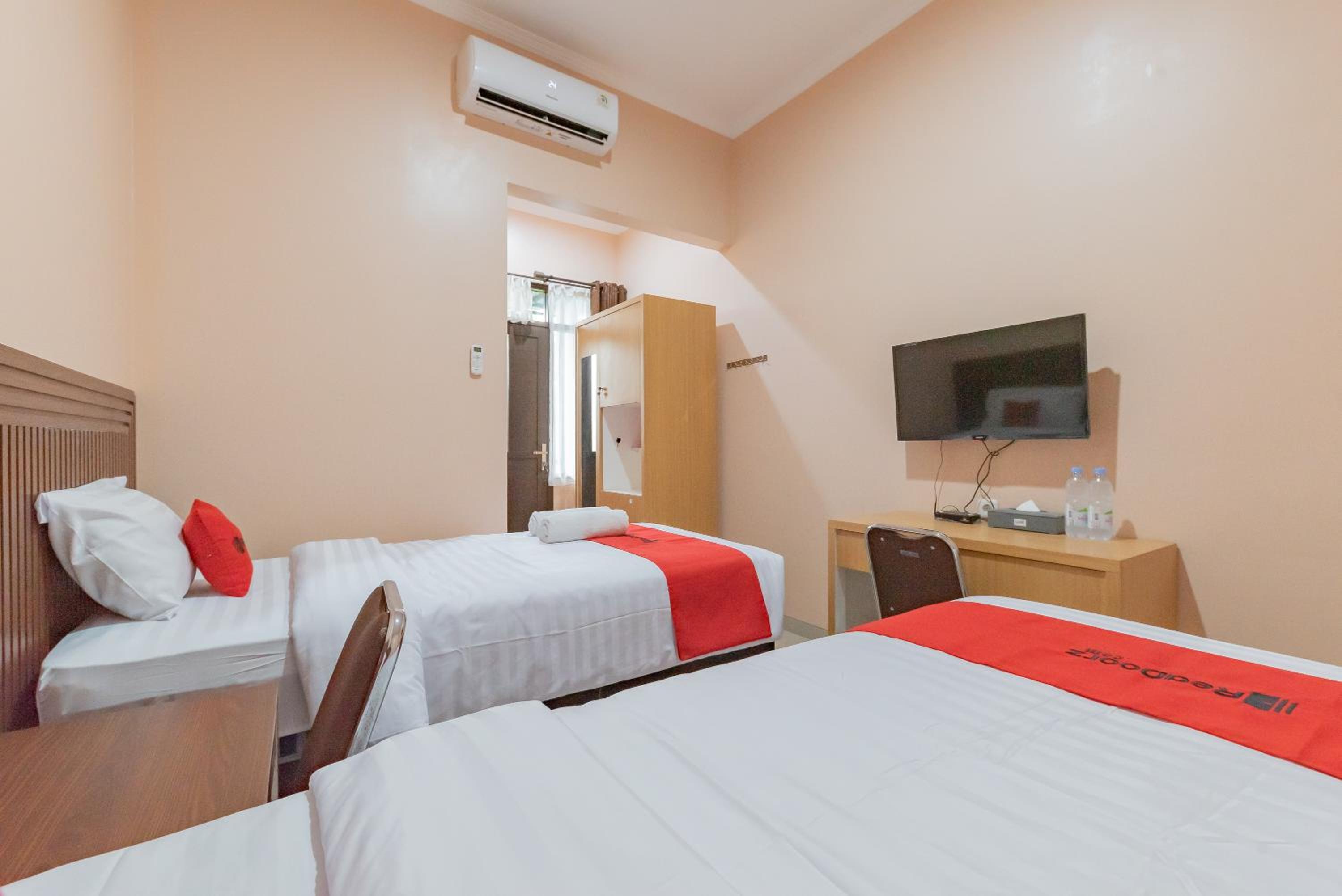 Twin Room - Photo 5