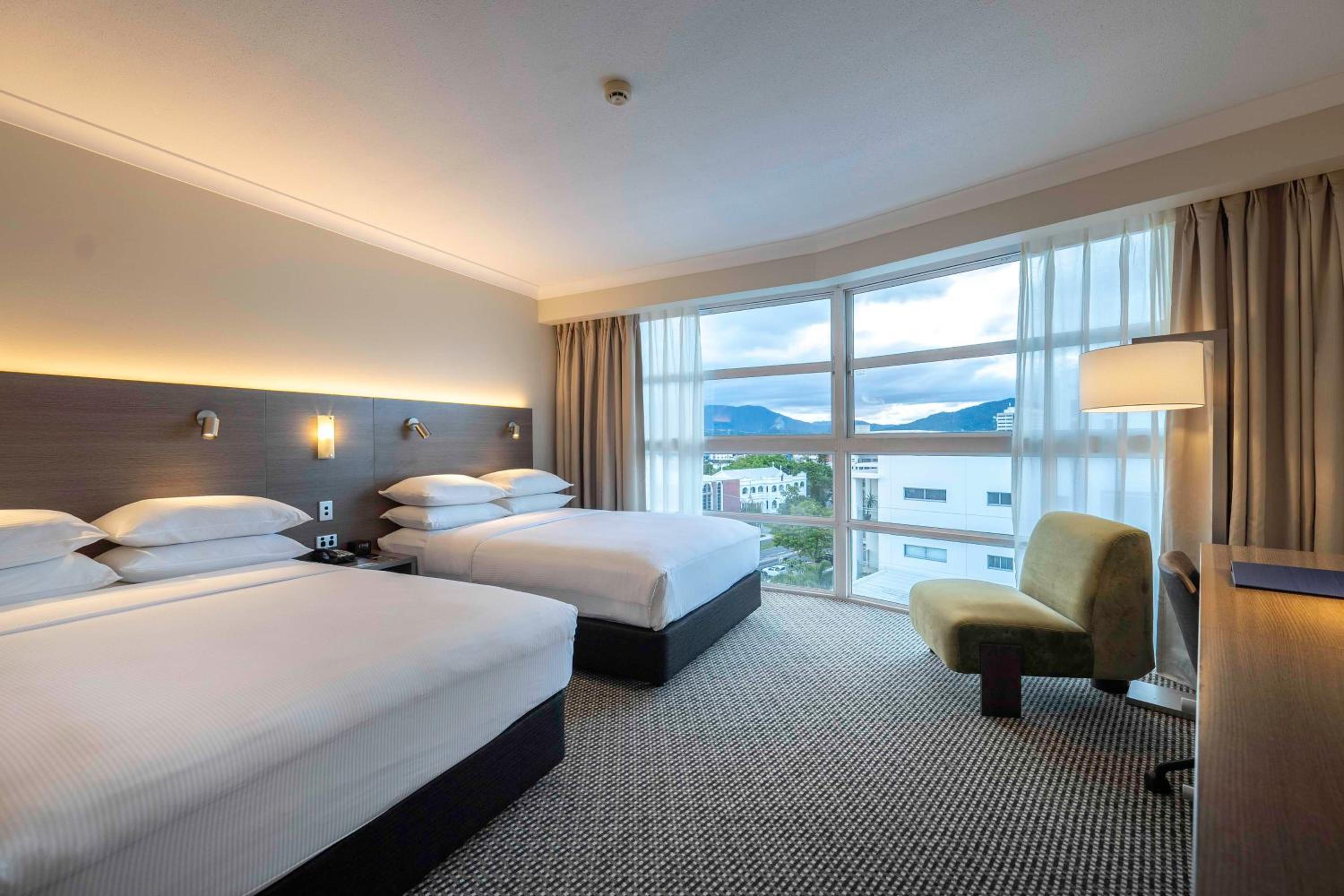 Deluxe Double Double Room with Mountain View