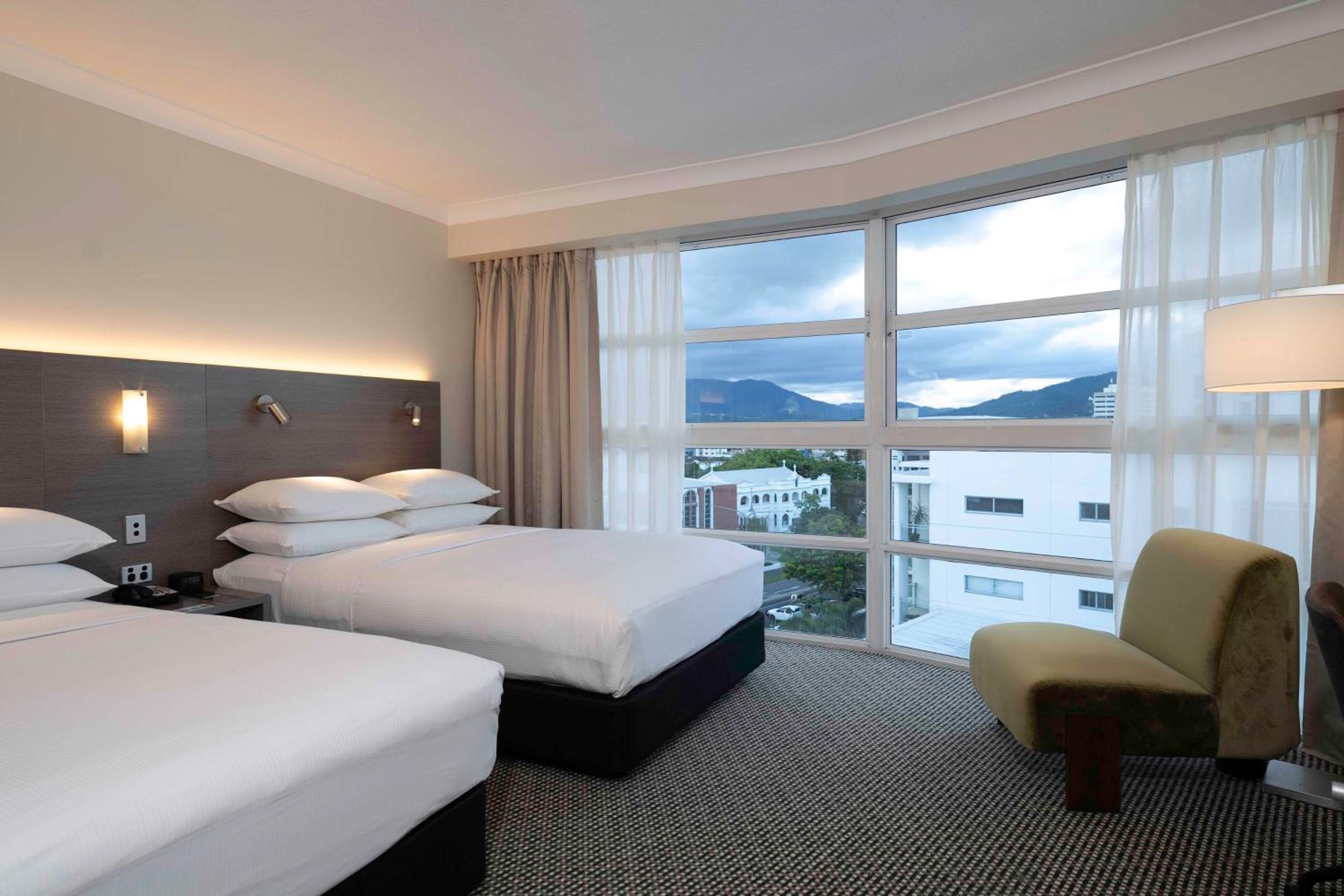 Deluxe Double Double Room with Mountain View
