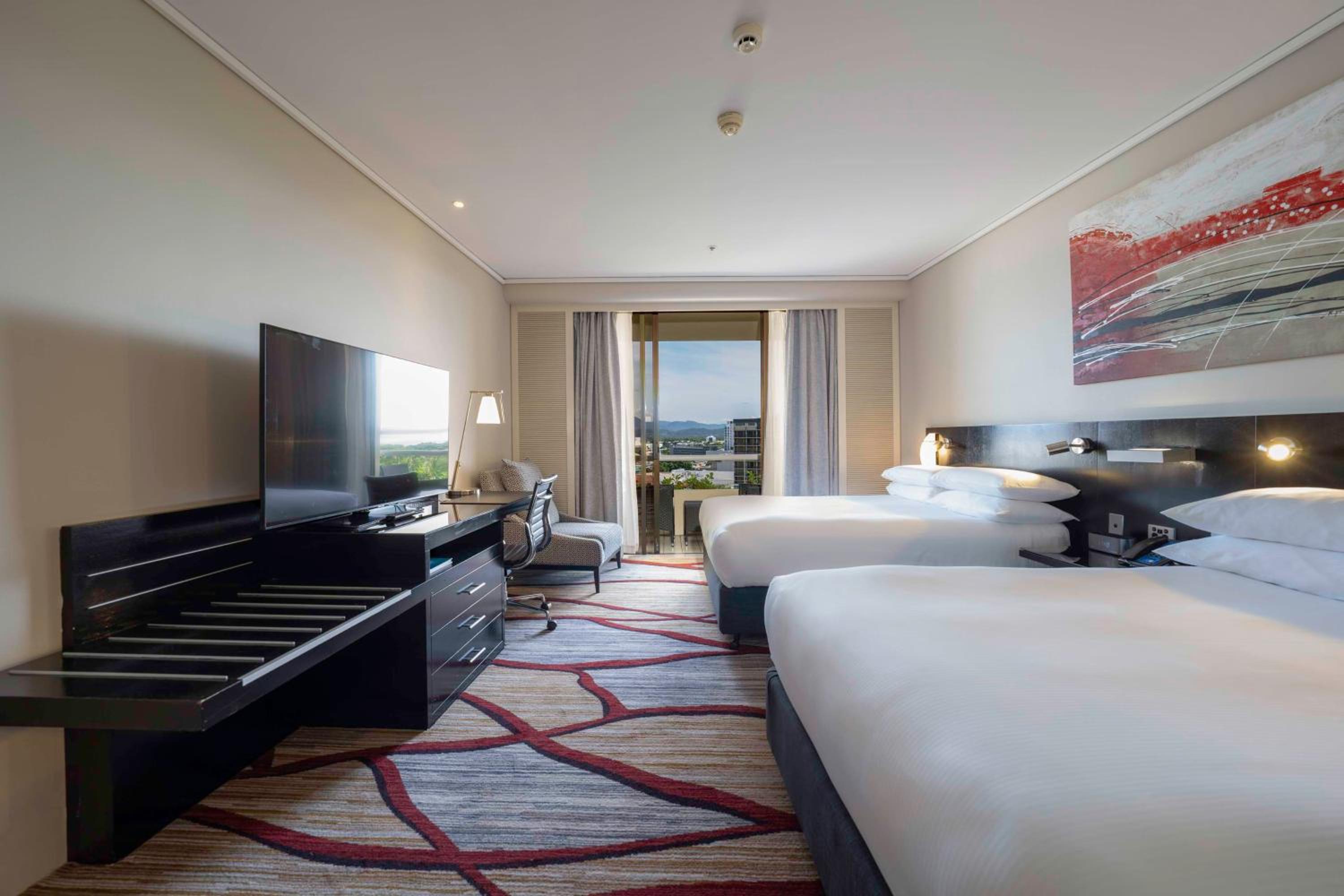 Executive Hilton Double Room thumbnail 5