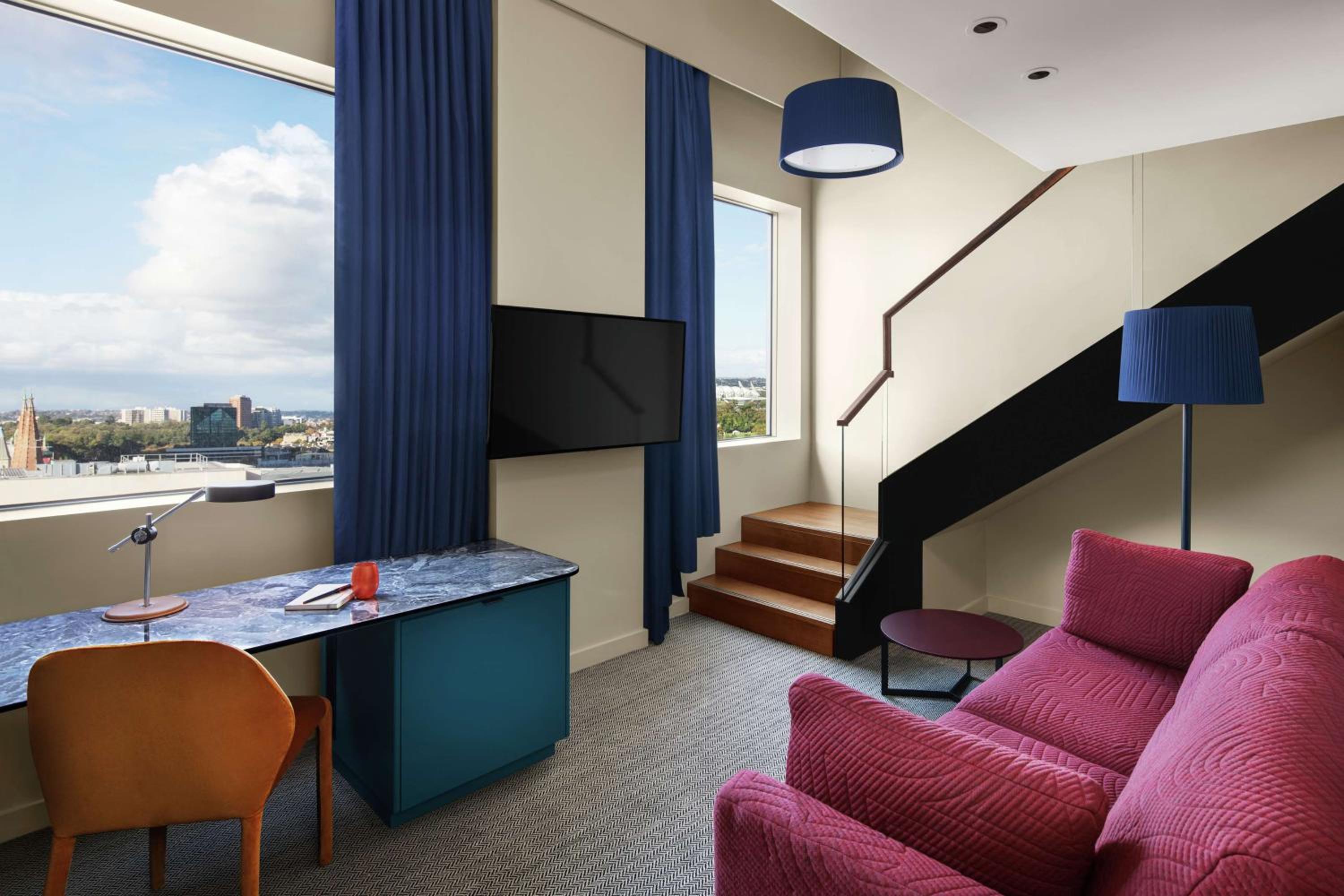King Loft With City View thumbnail 6