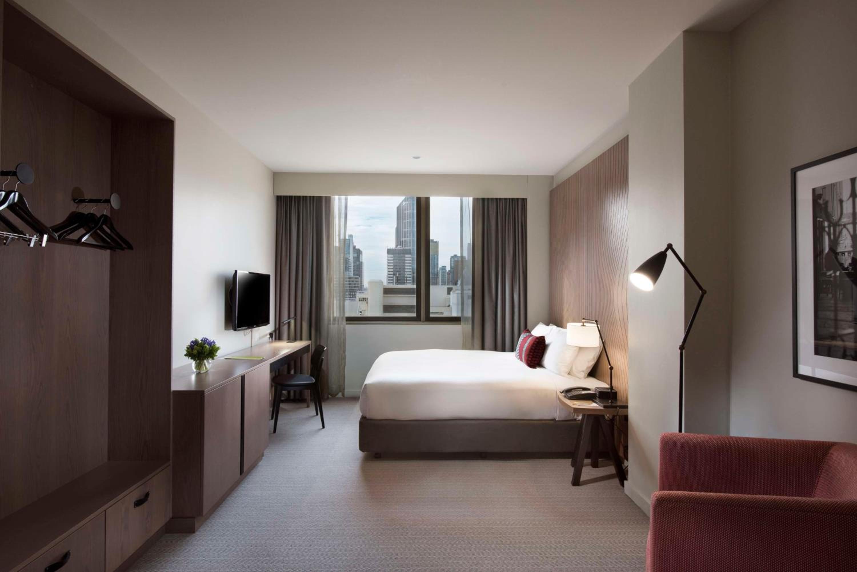 King Guest Room with City View