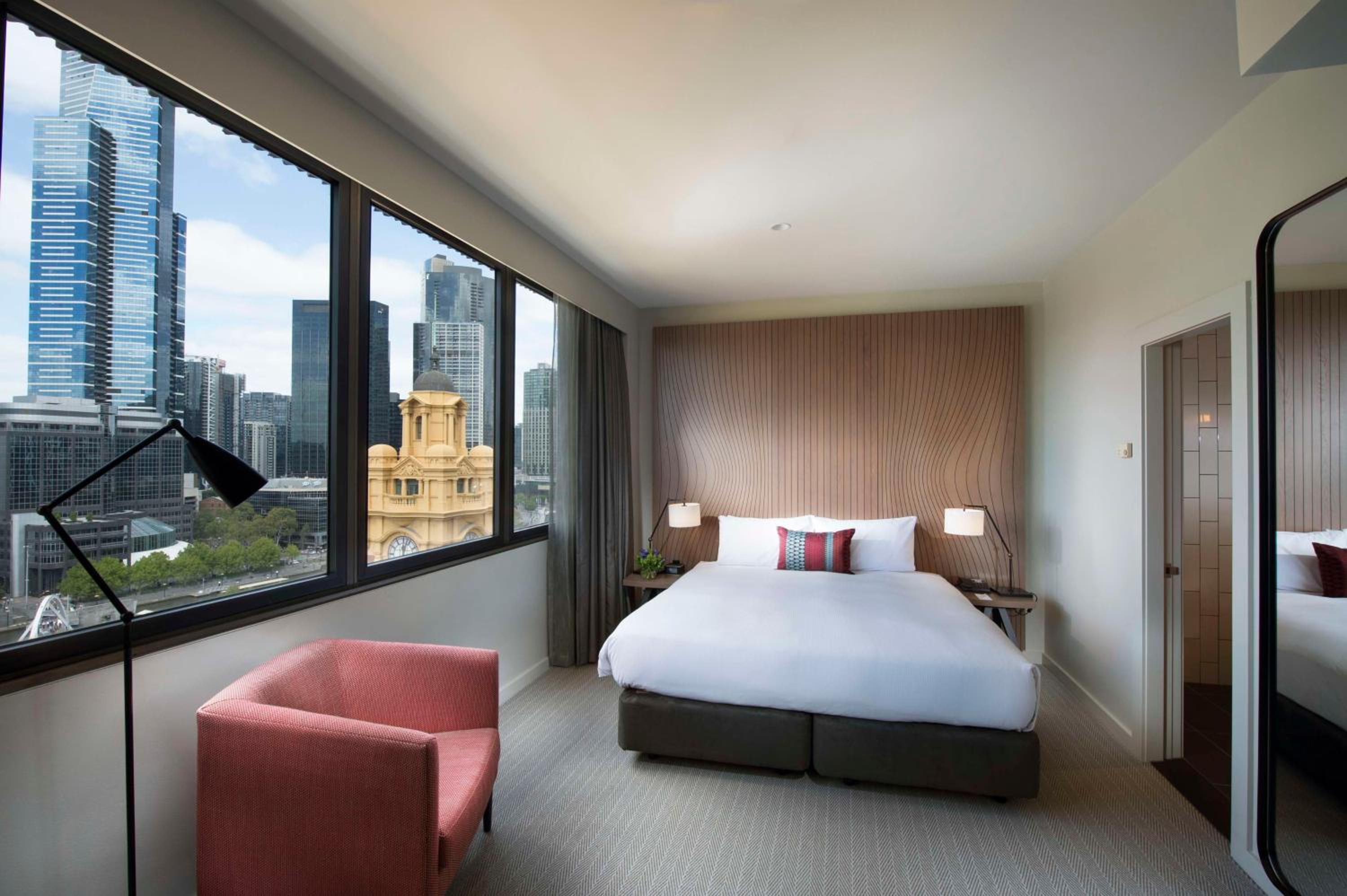 King Room with Skyline River View thumbnail 6