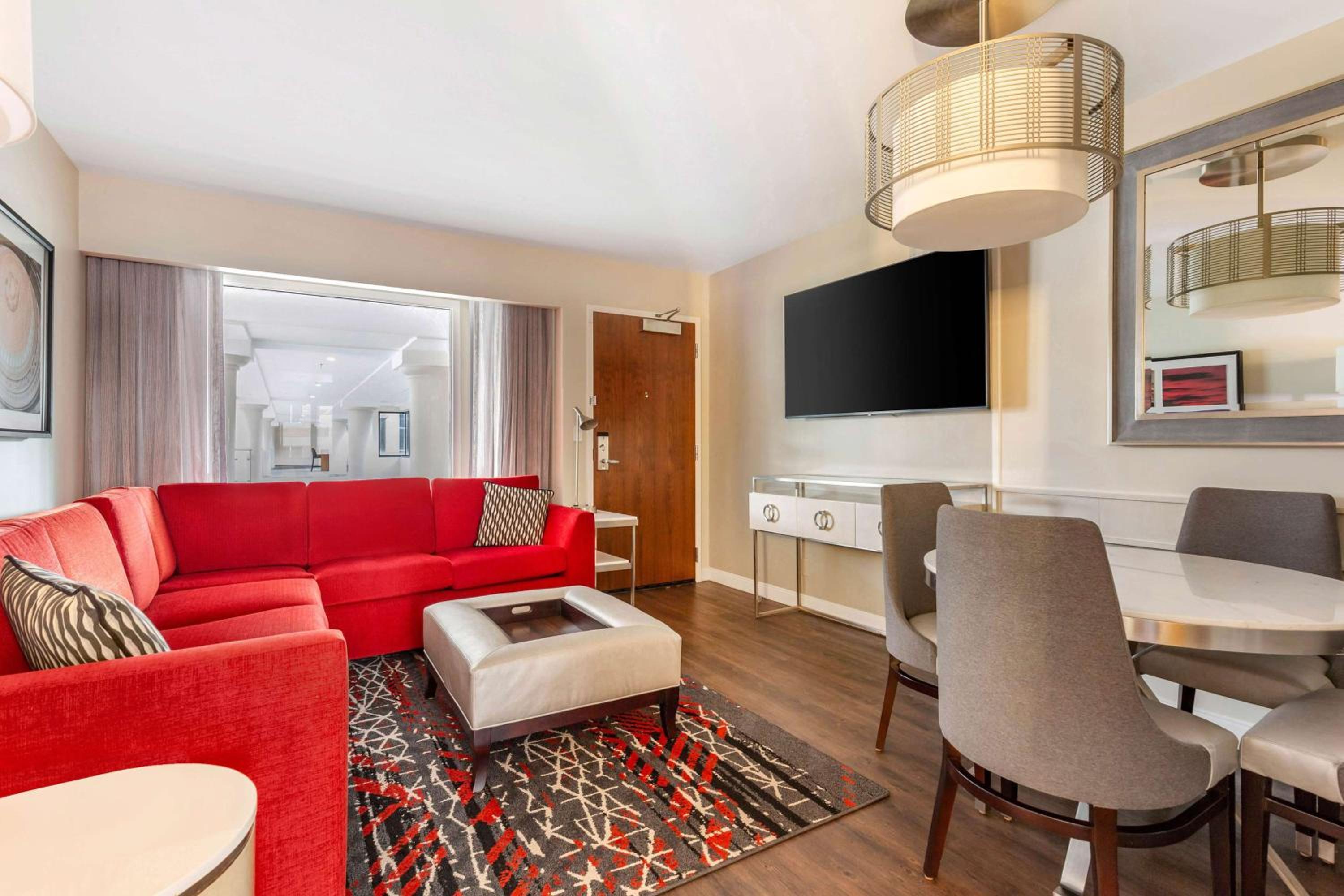 One-Bedroom King Suite with Sofa Bed - Photo 6