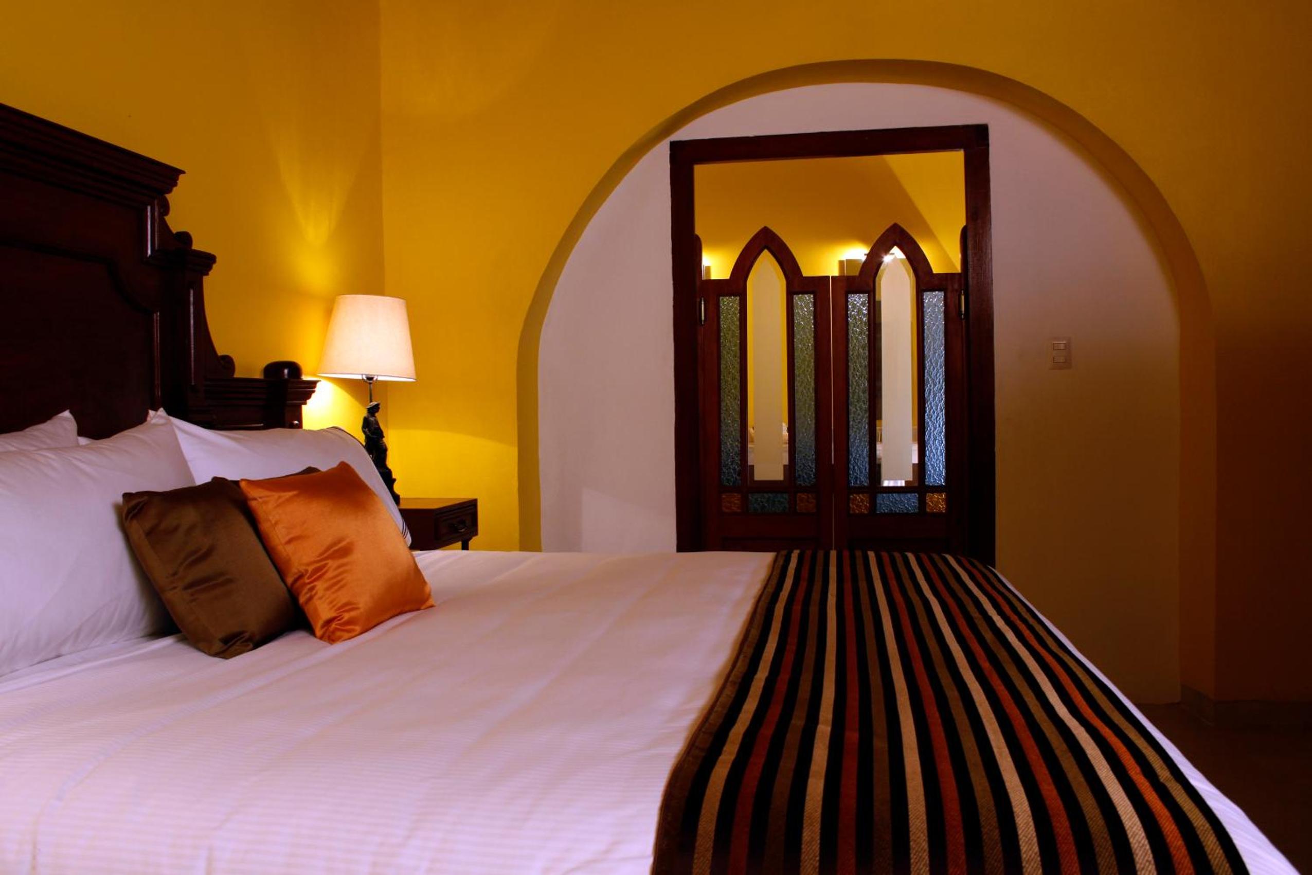 Standard Suite - Photo 17