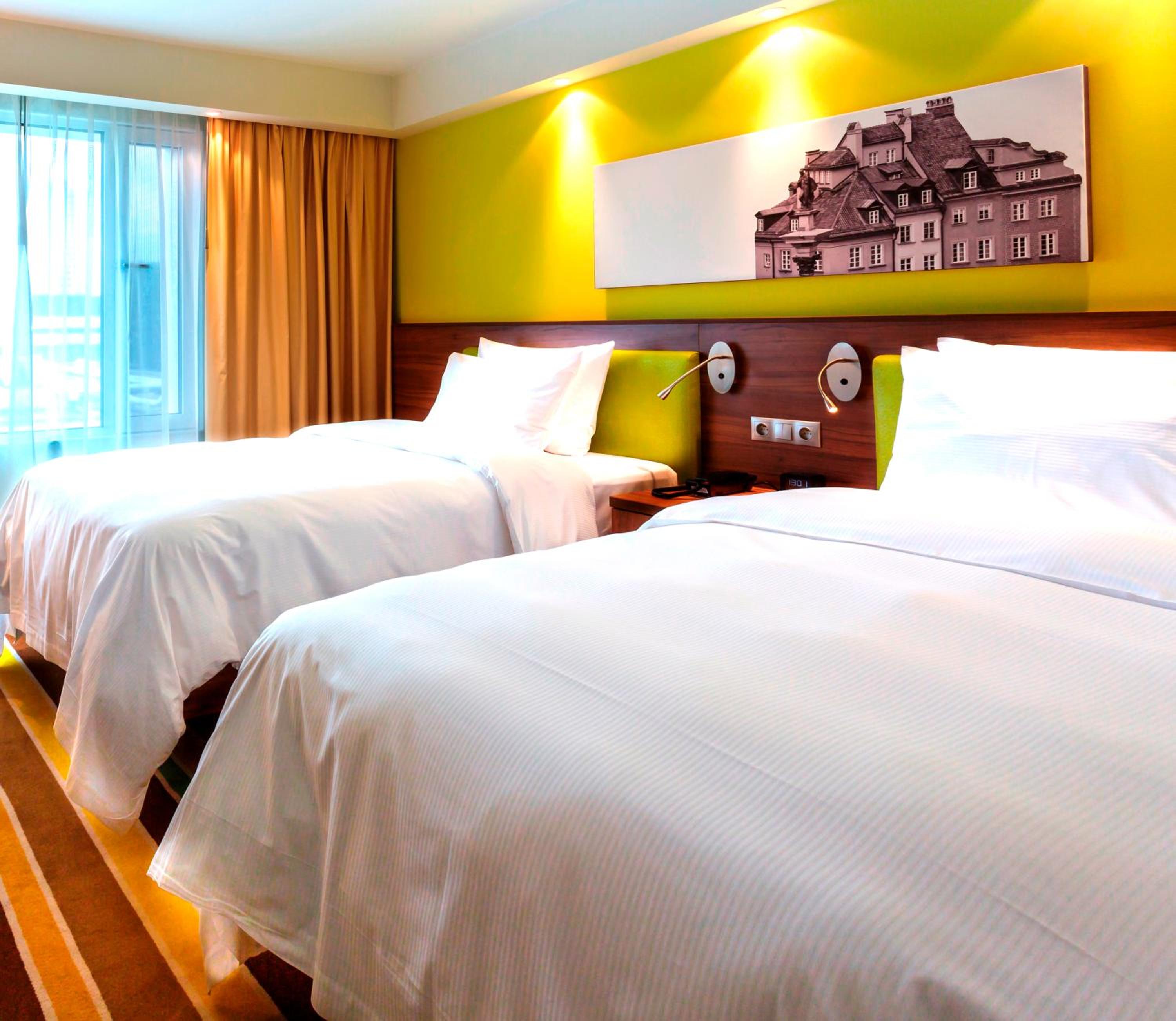 Twin Room with City View - High Floor photo 1
