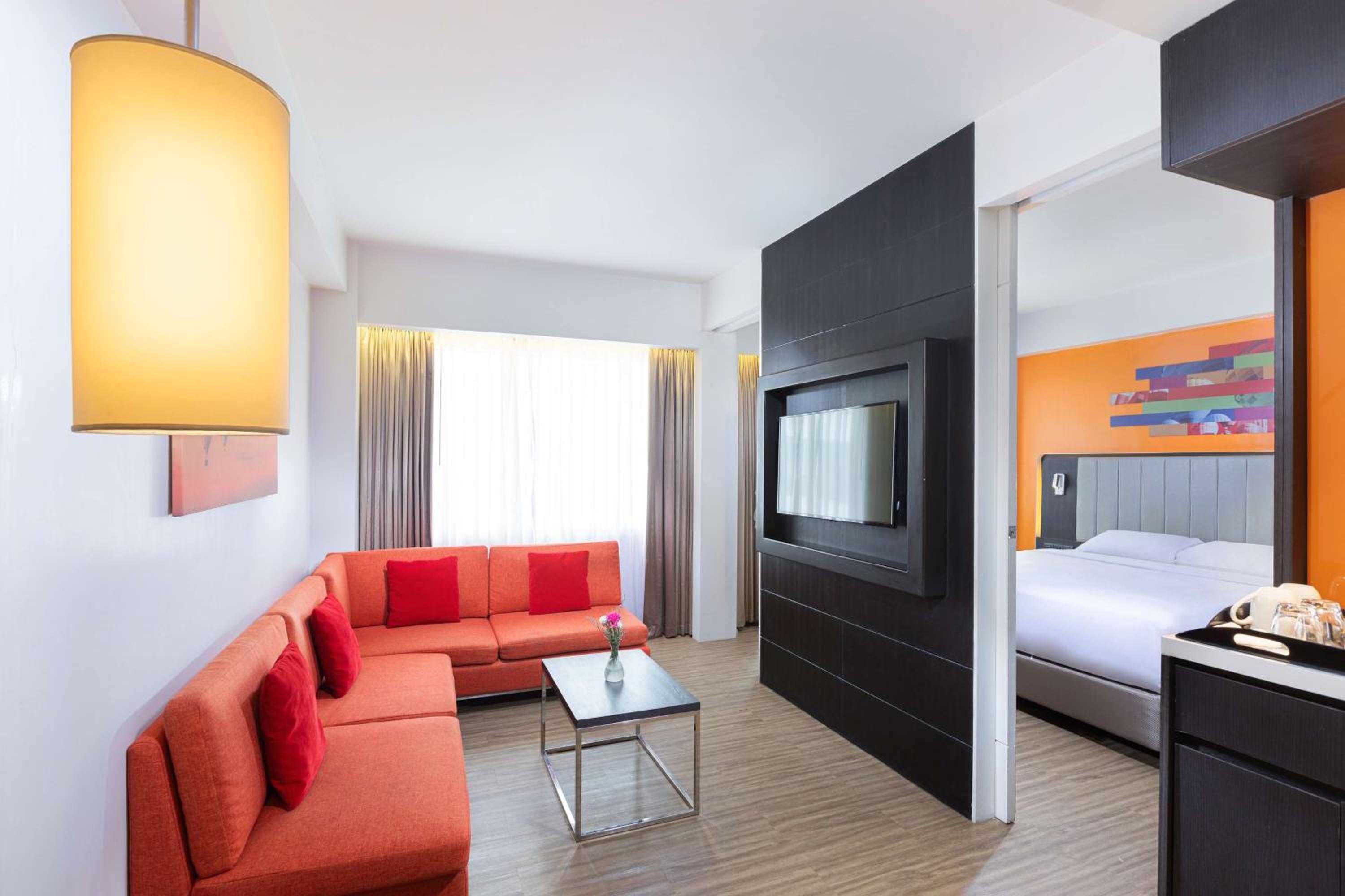 One Bedroom Suite photo 3
