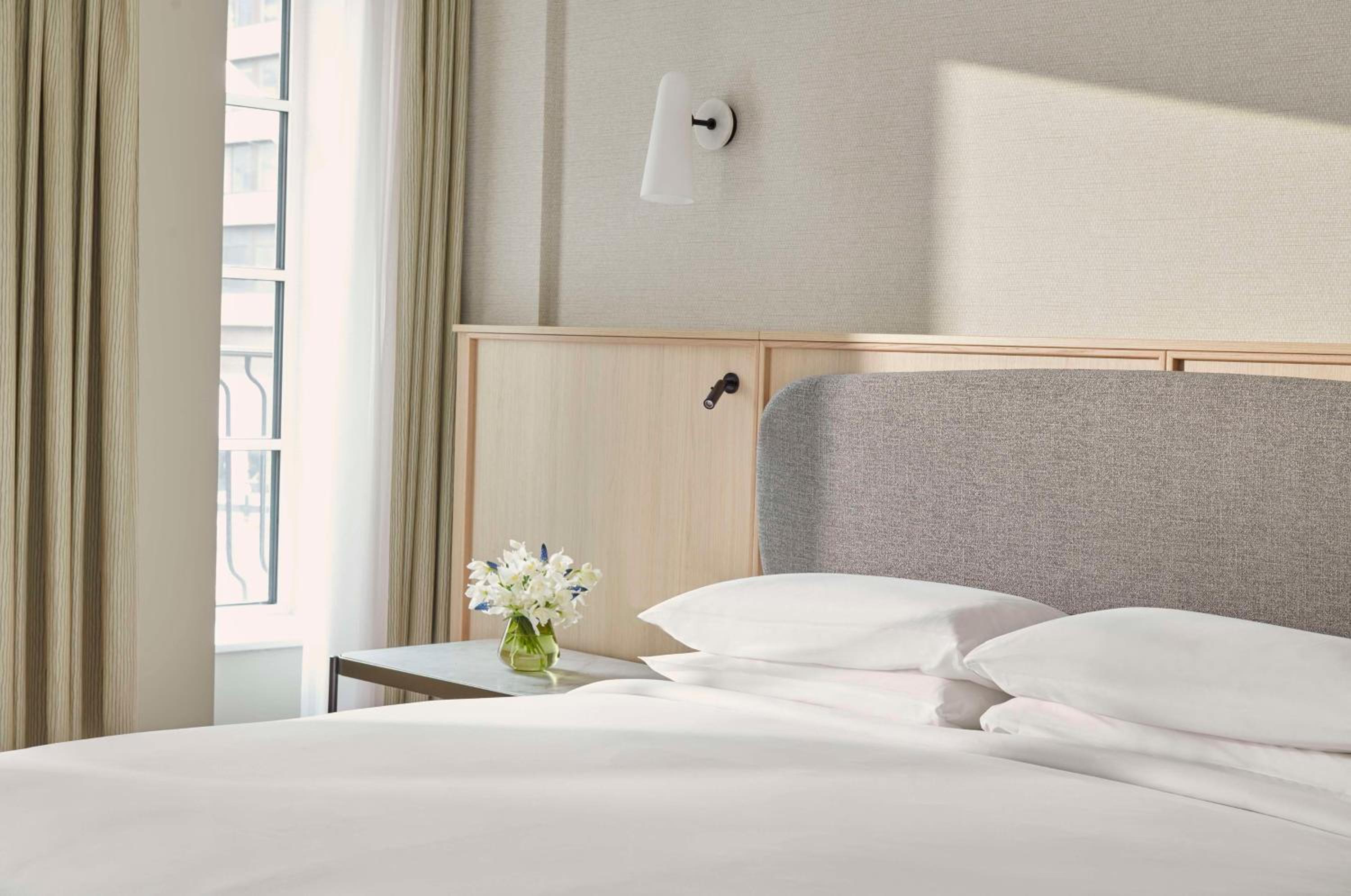 King Room with Accessible Shower - Disability Access