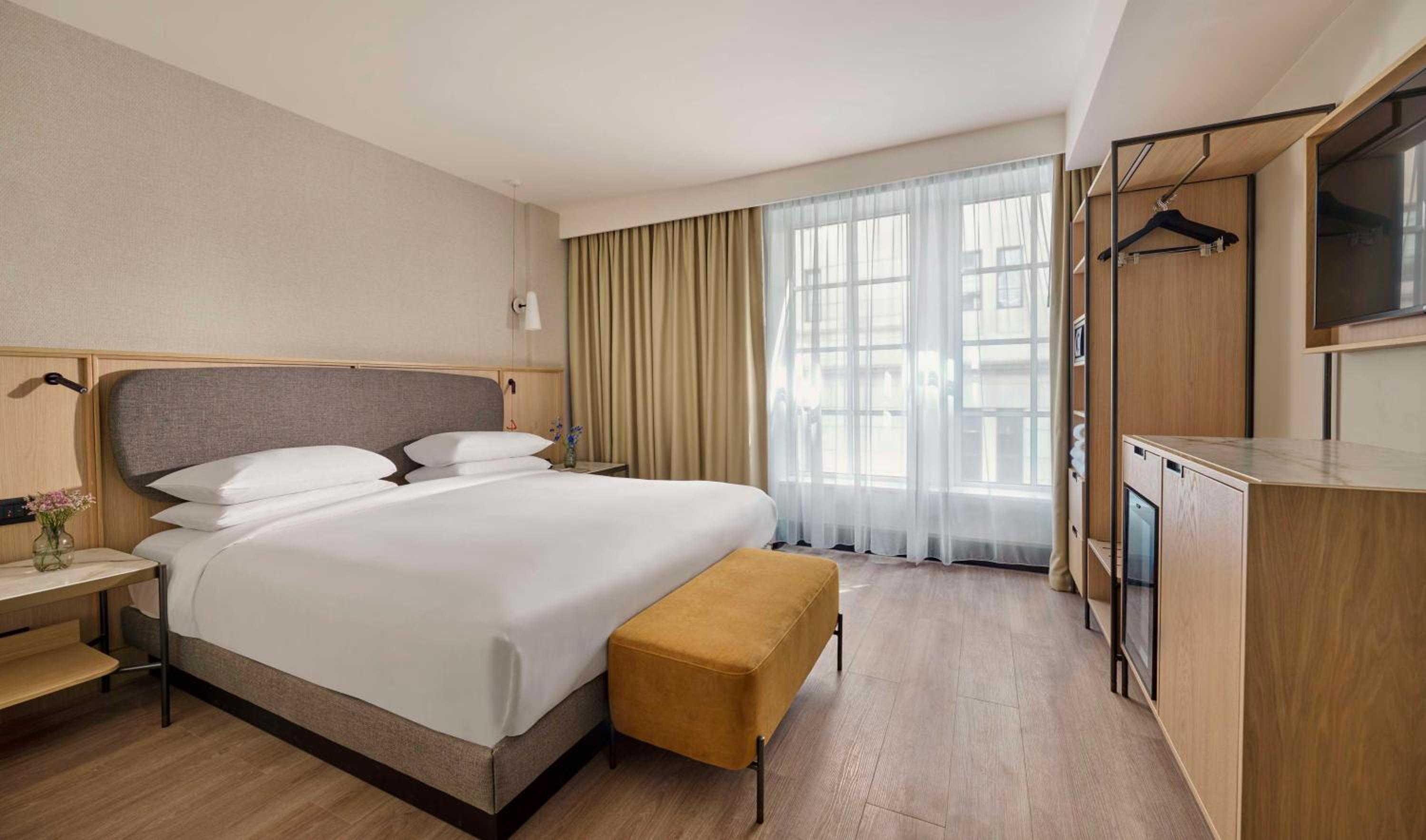 King Room with Accessible Shower - Disability Access