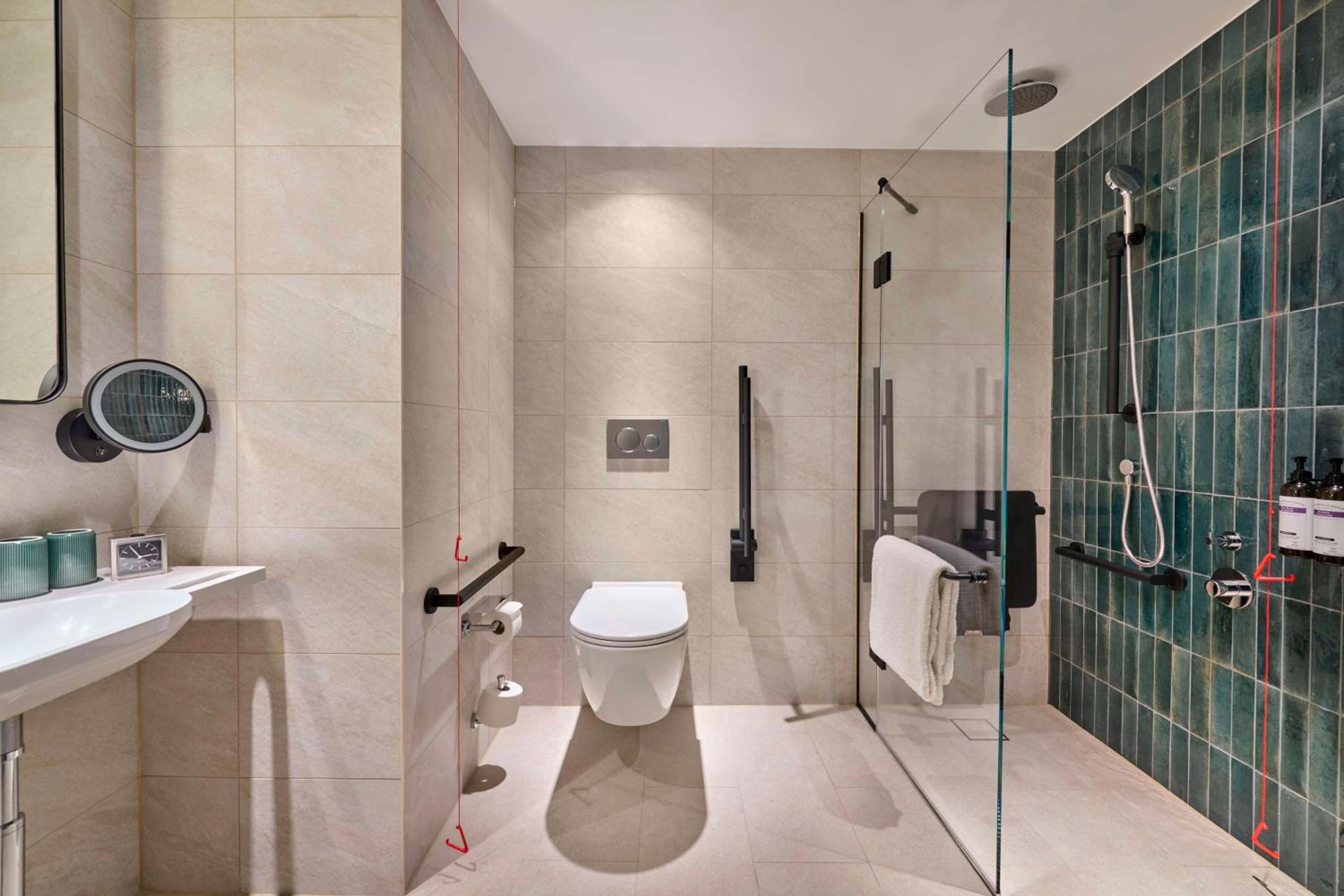 King Room with Accessible Shower - Disability Access