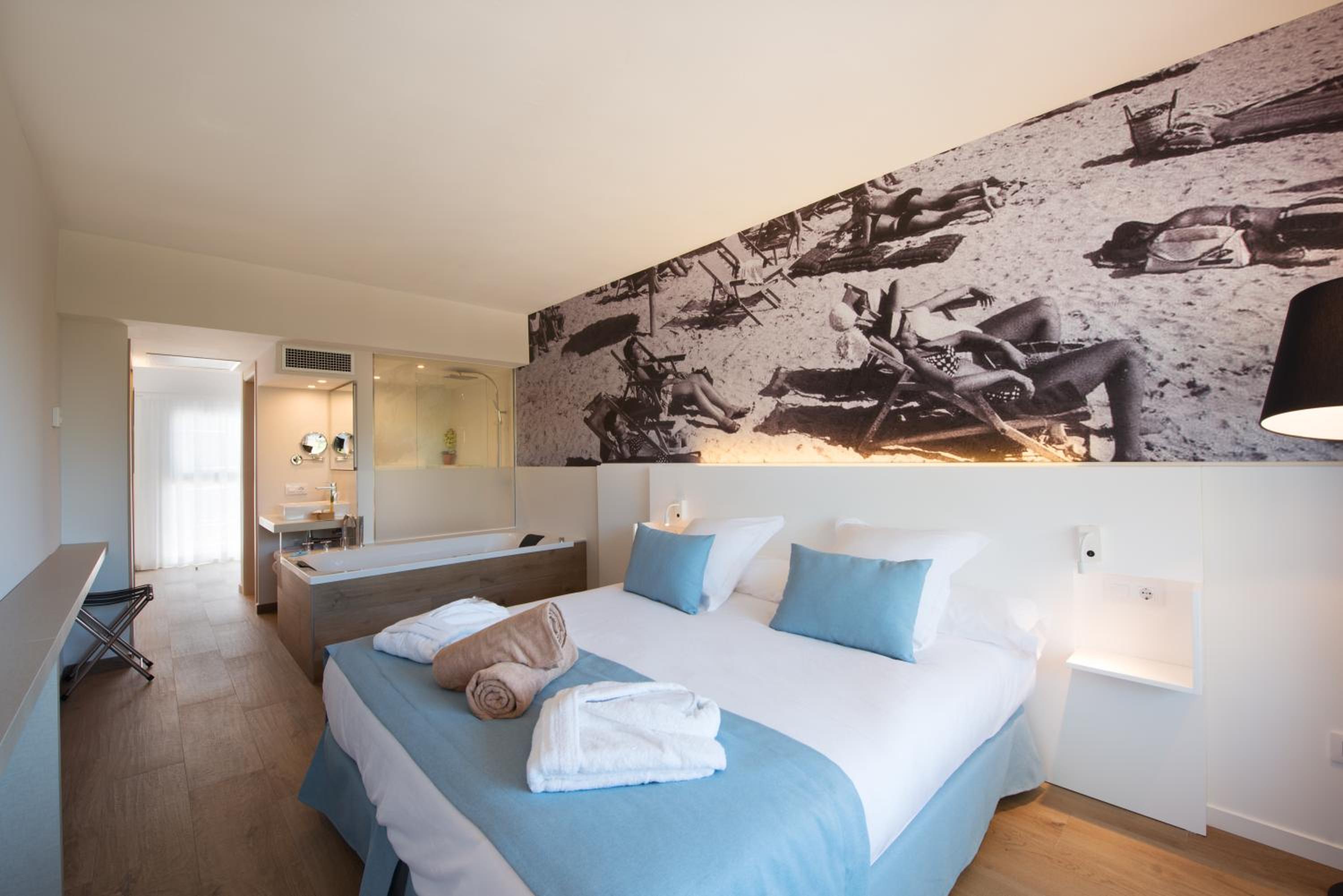 Gold Level Room with Hot Tub - Adults Only (+16) photo 2