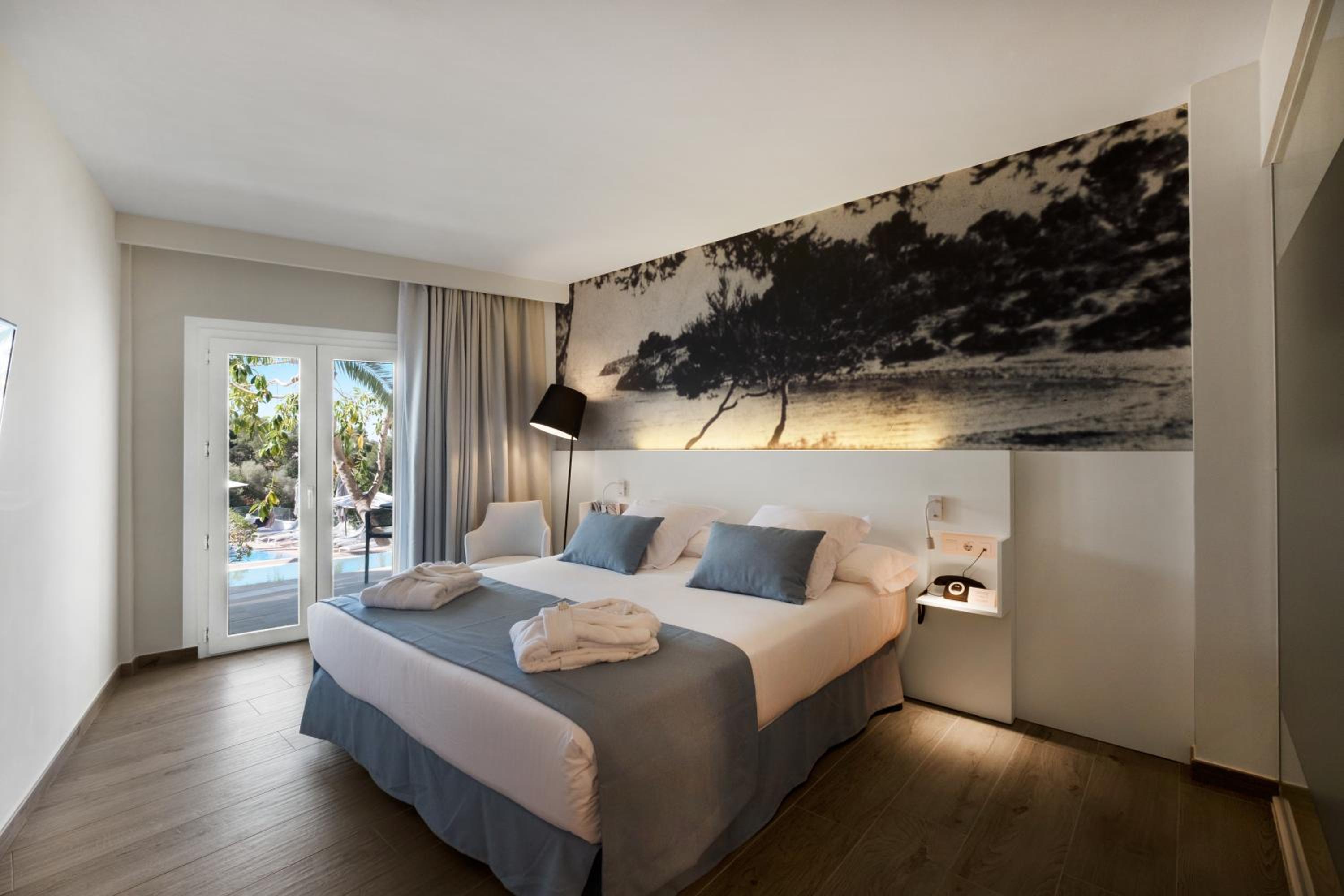 Habitación Doble Nivel Oro con acceso directo a la piscina - Solo para adultos (+16)