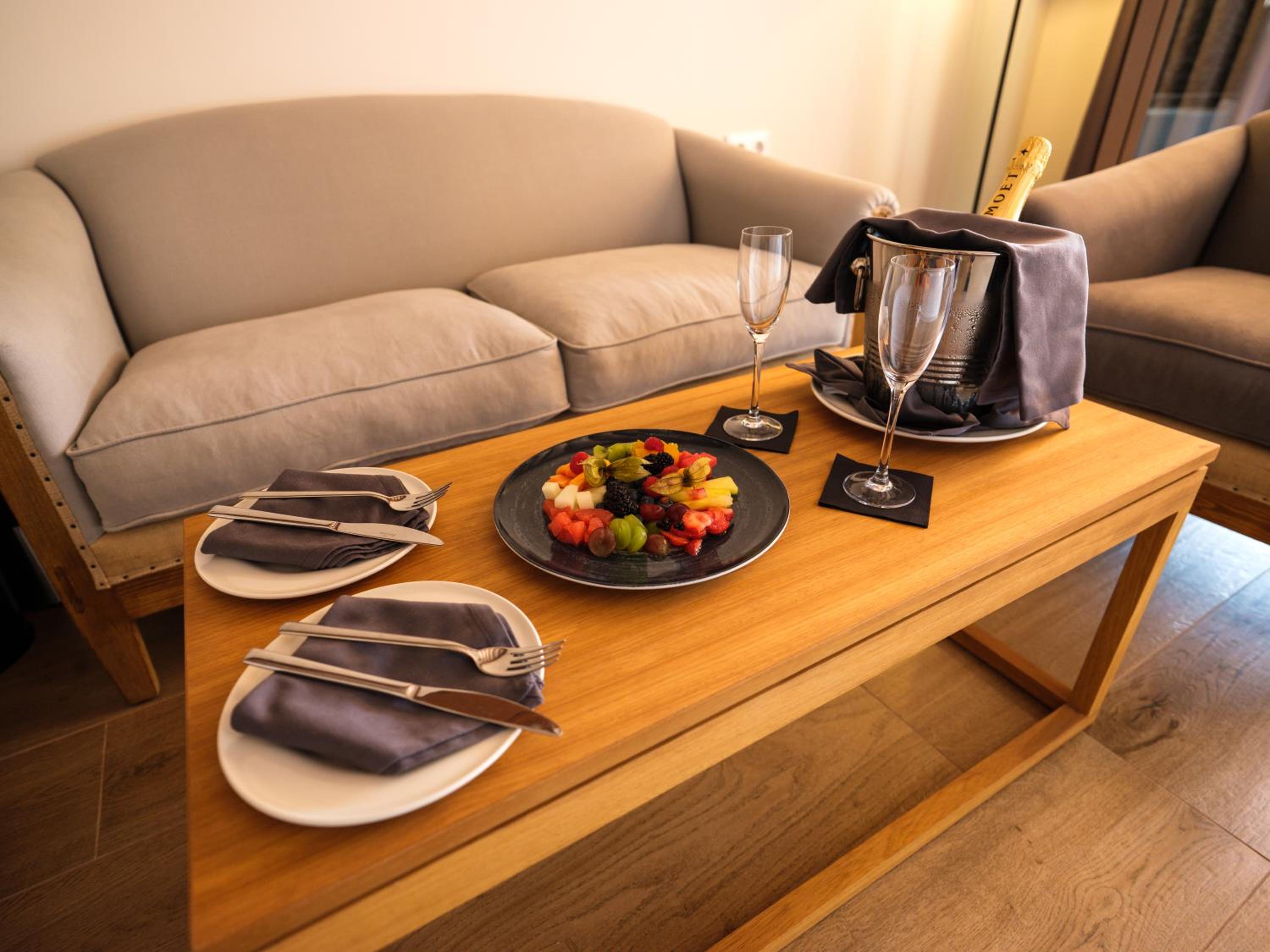 Gold Level Suite - Adults Only (+16) photo 3