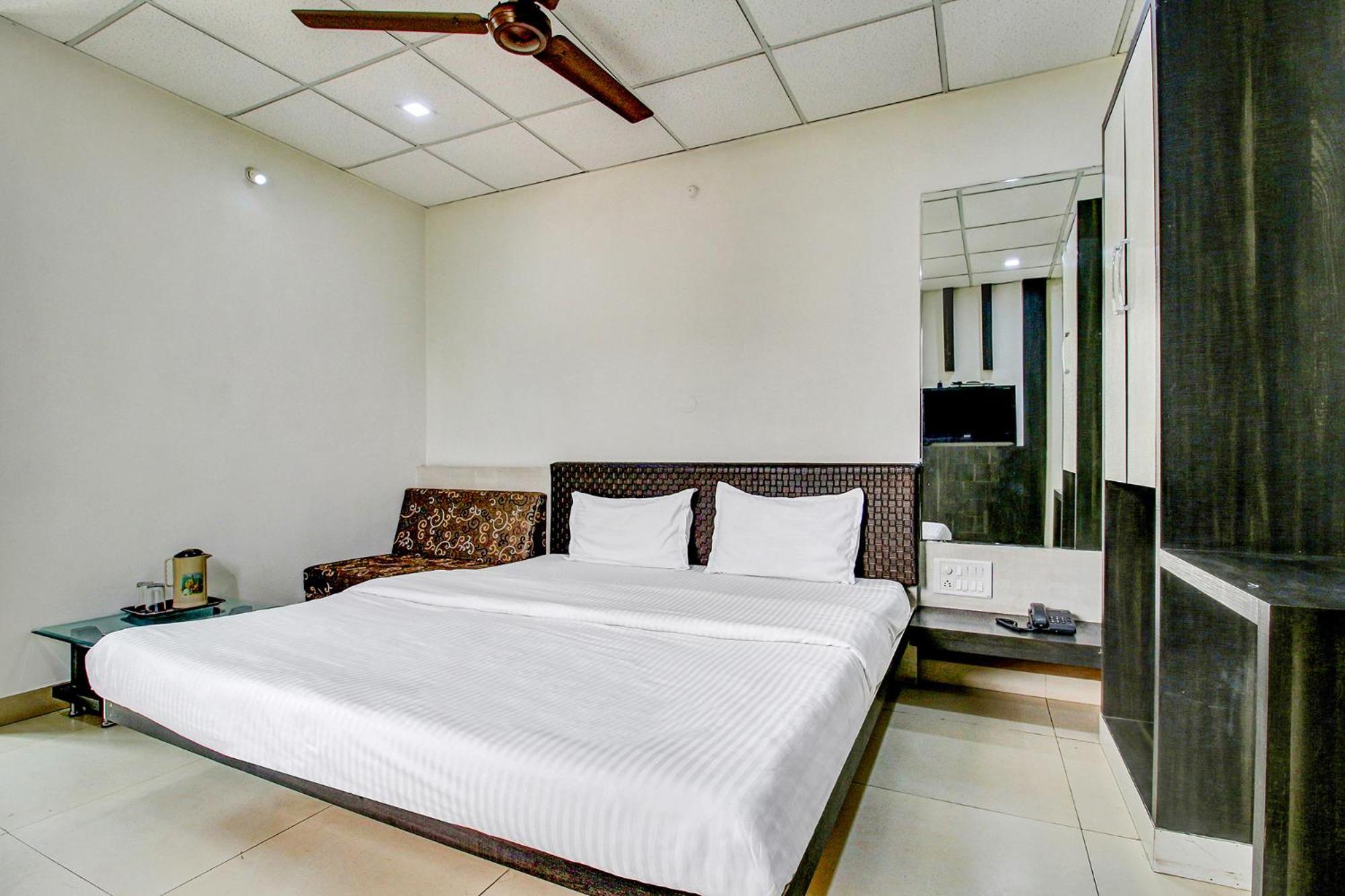 Deluxe Room - Photo 3