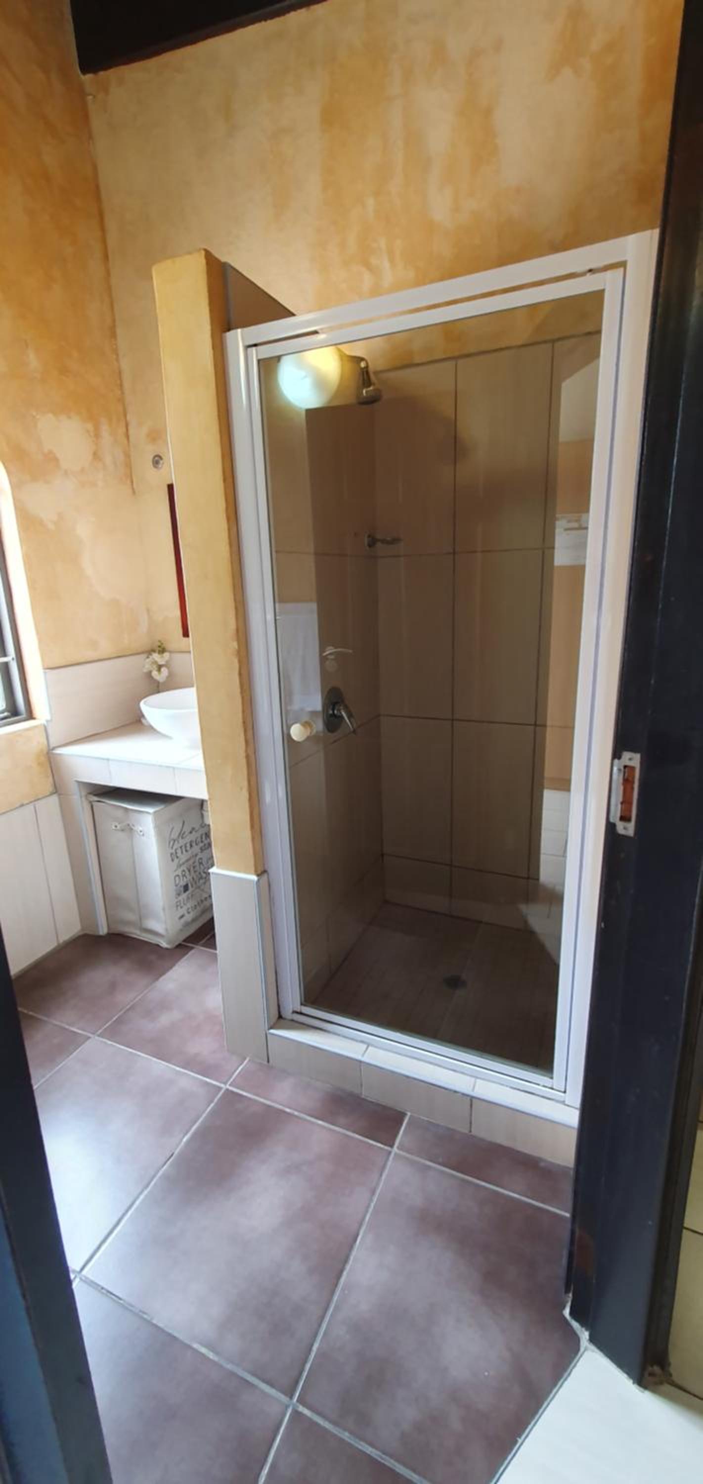 Double Room with Private Bathroom photo 3