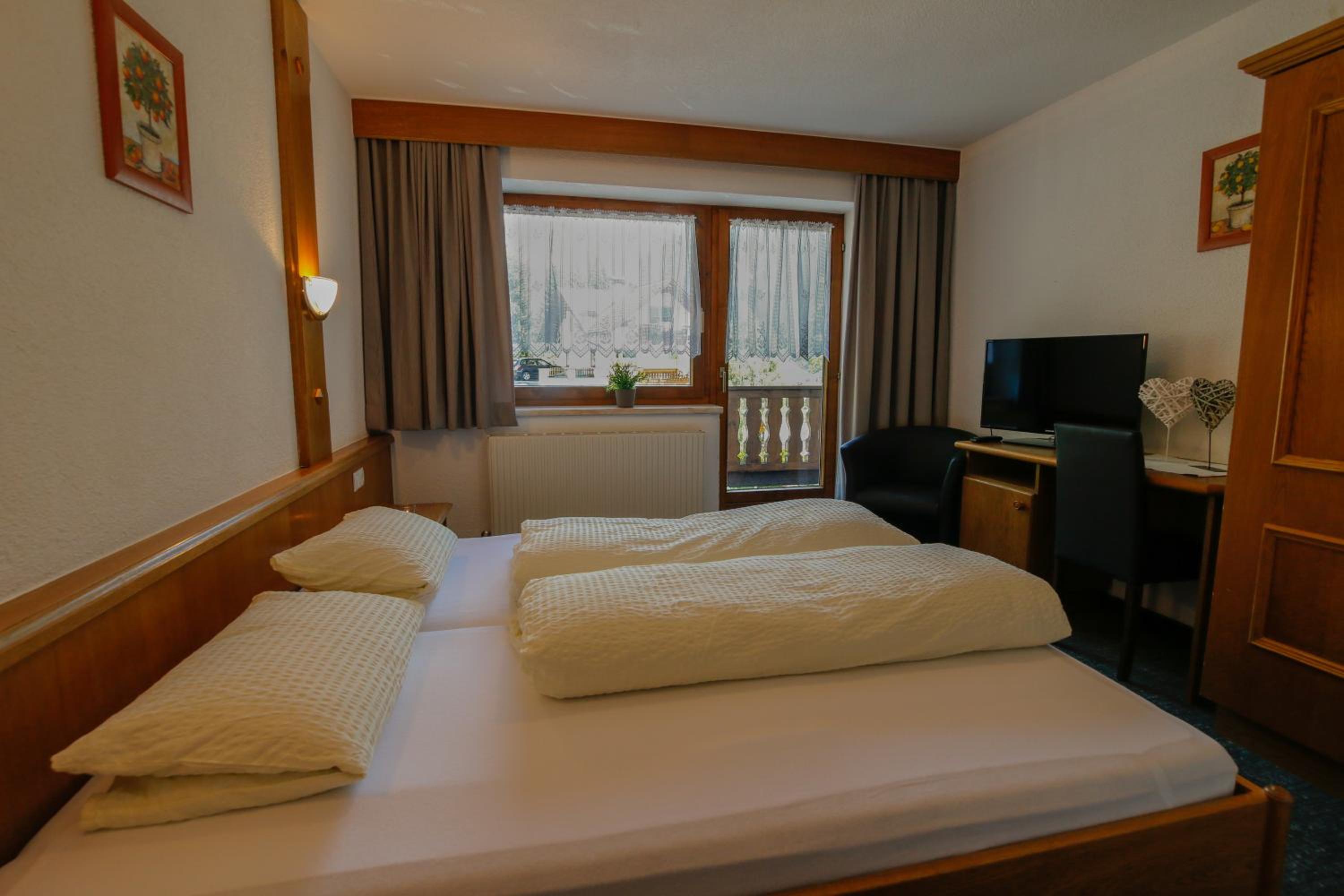 Double Room with Balcony photo 2