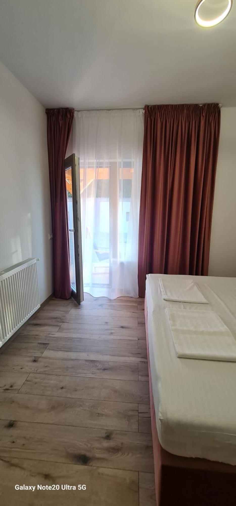 Double or Twin Room with Mountain View photo 3