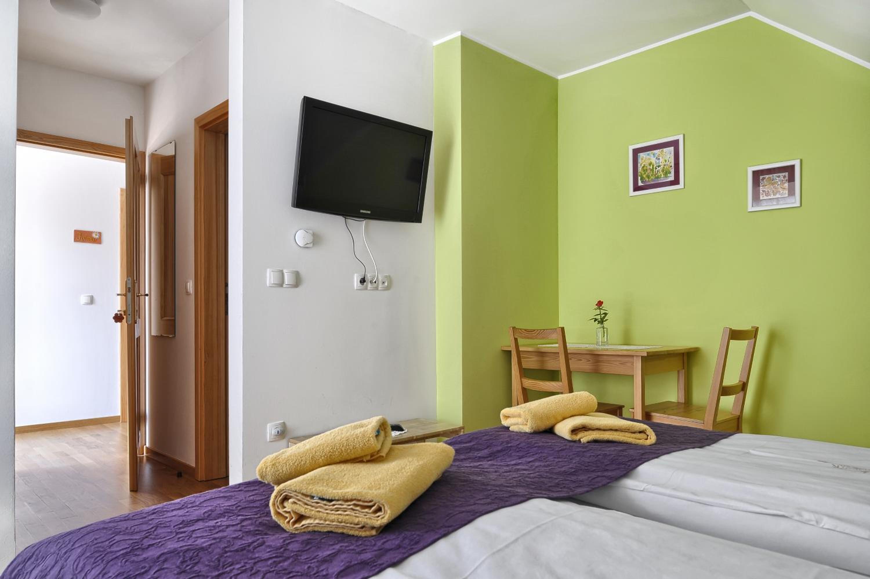 Double Room with Balcony - Photo 1