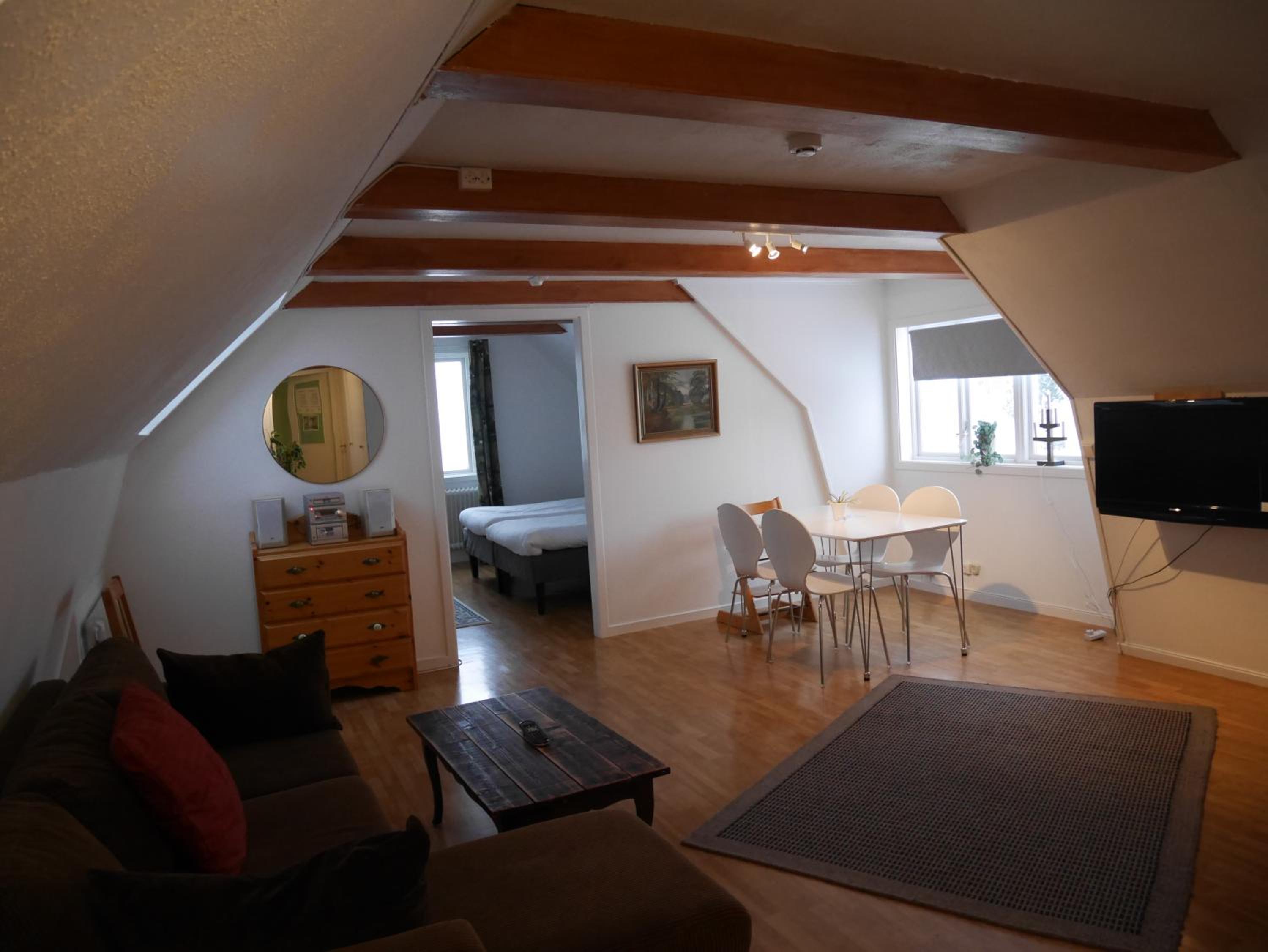 Three-Bedroom Bungalow - Photo 1