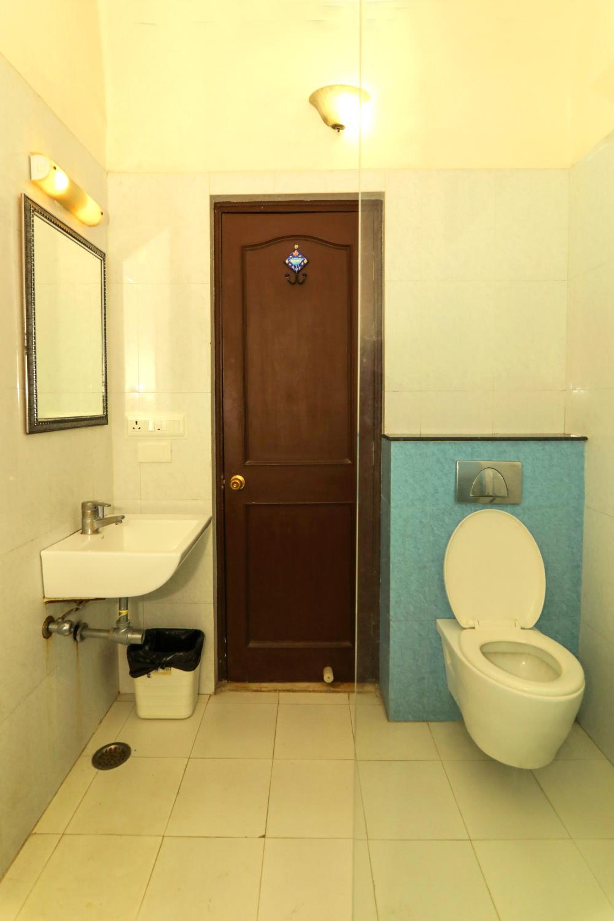 Deluxe King Room photo 2