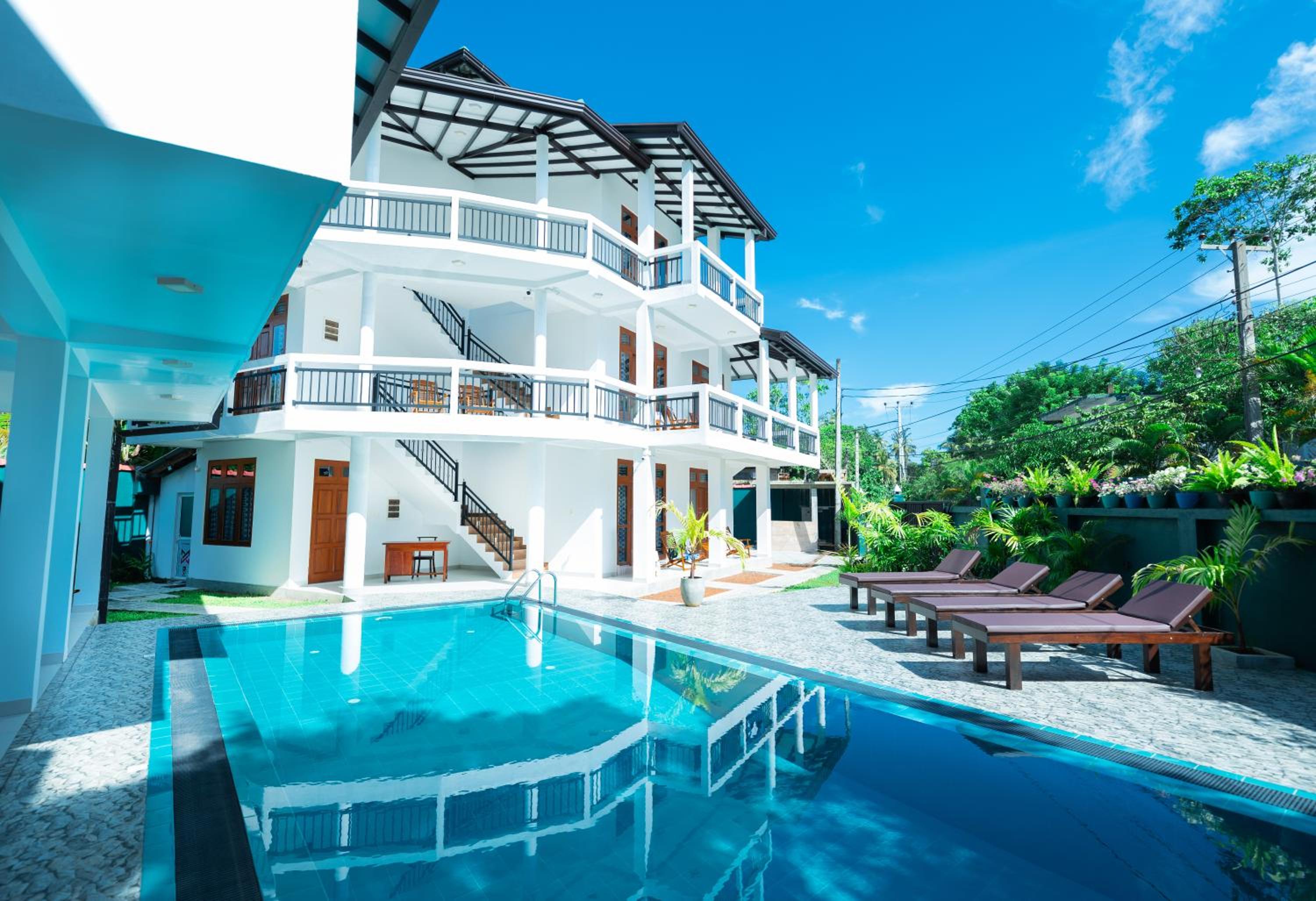 Double Room with Pool View photo 3
