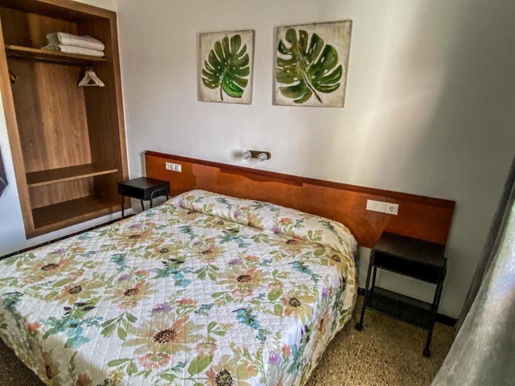Double Room with Balcony - Photo 8