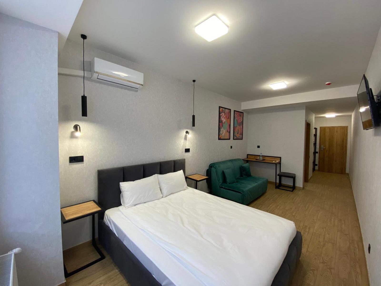 Large Double or Twin Room