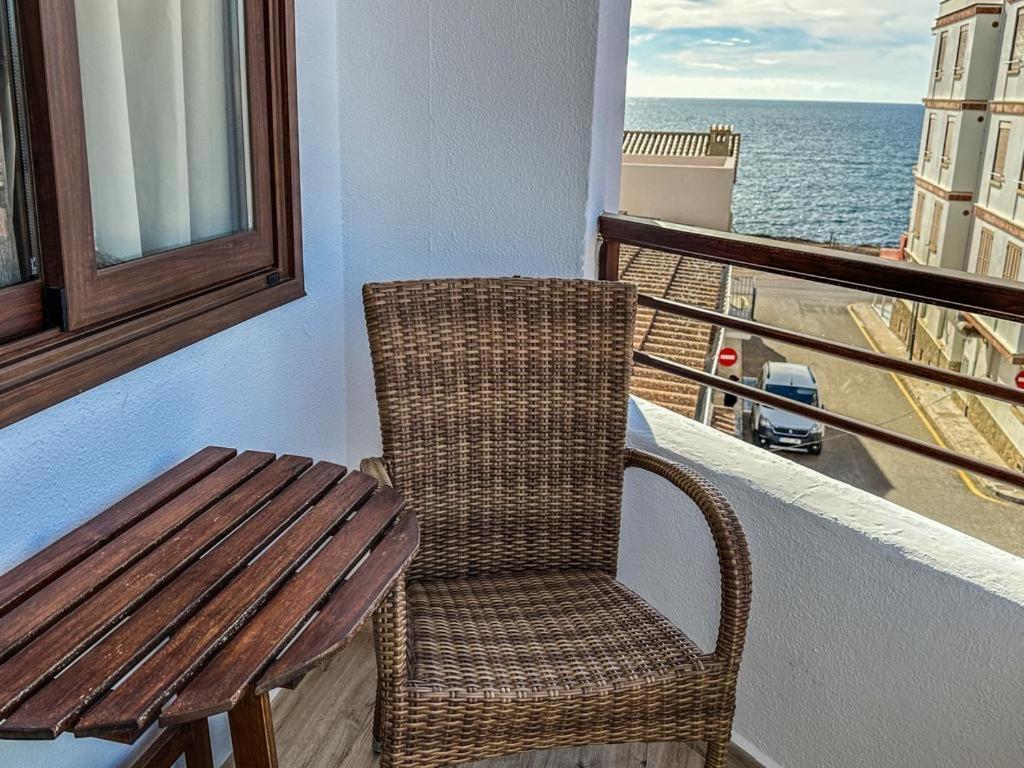 Double Room with Balcony thumbnail 5