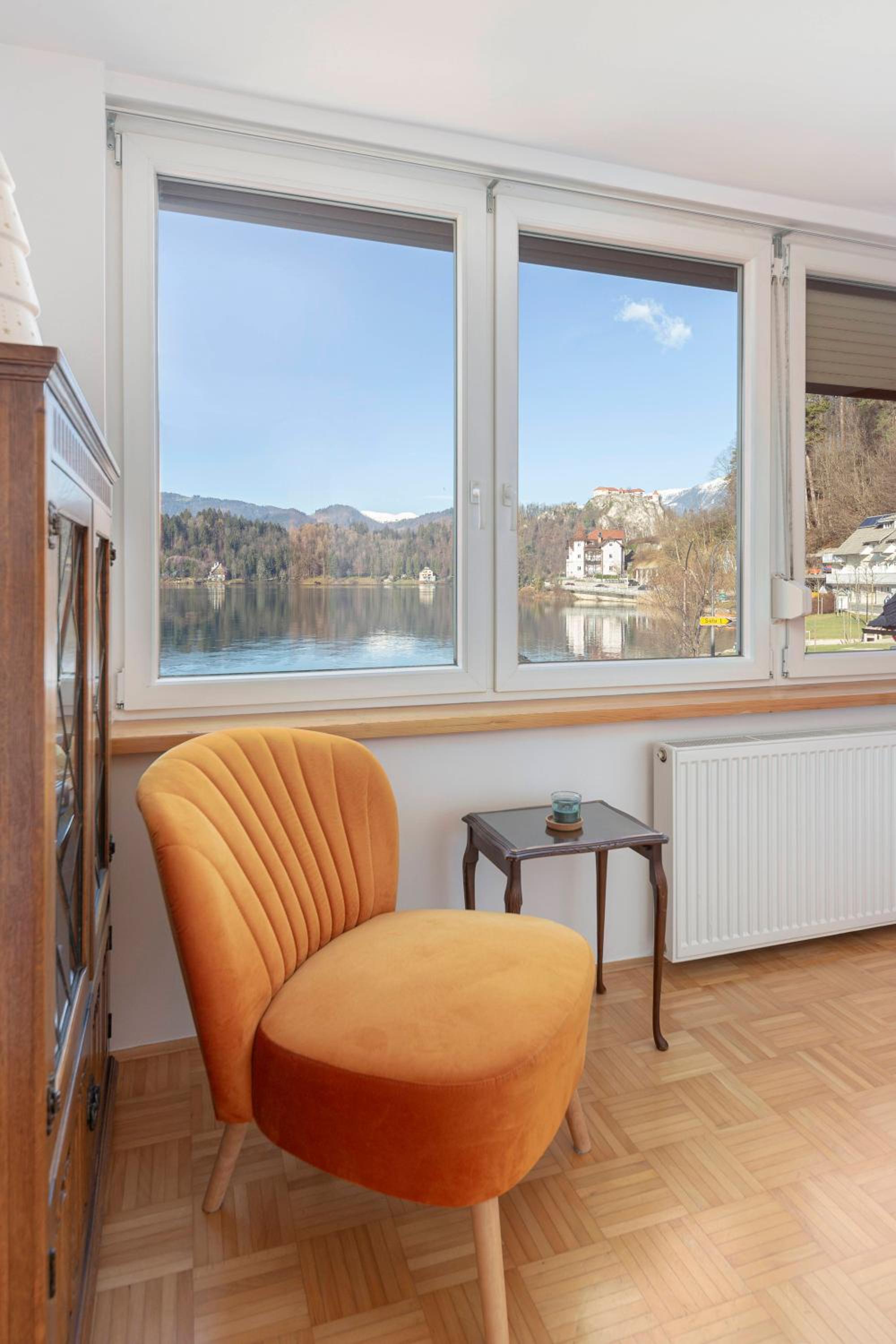 Three-Bedroom Apartment with Terrace and Lake View photo 1