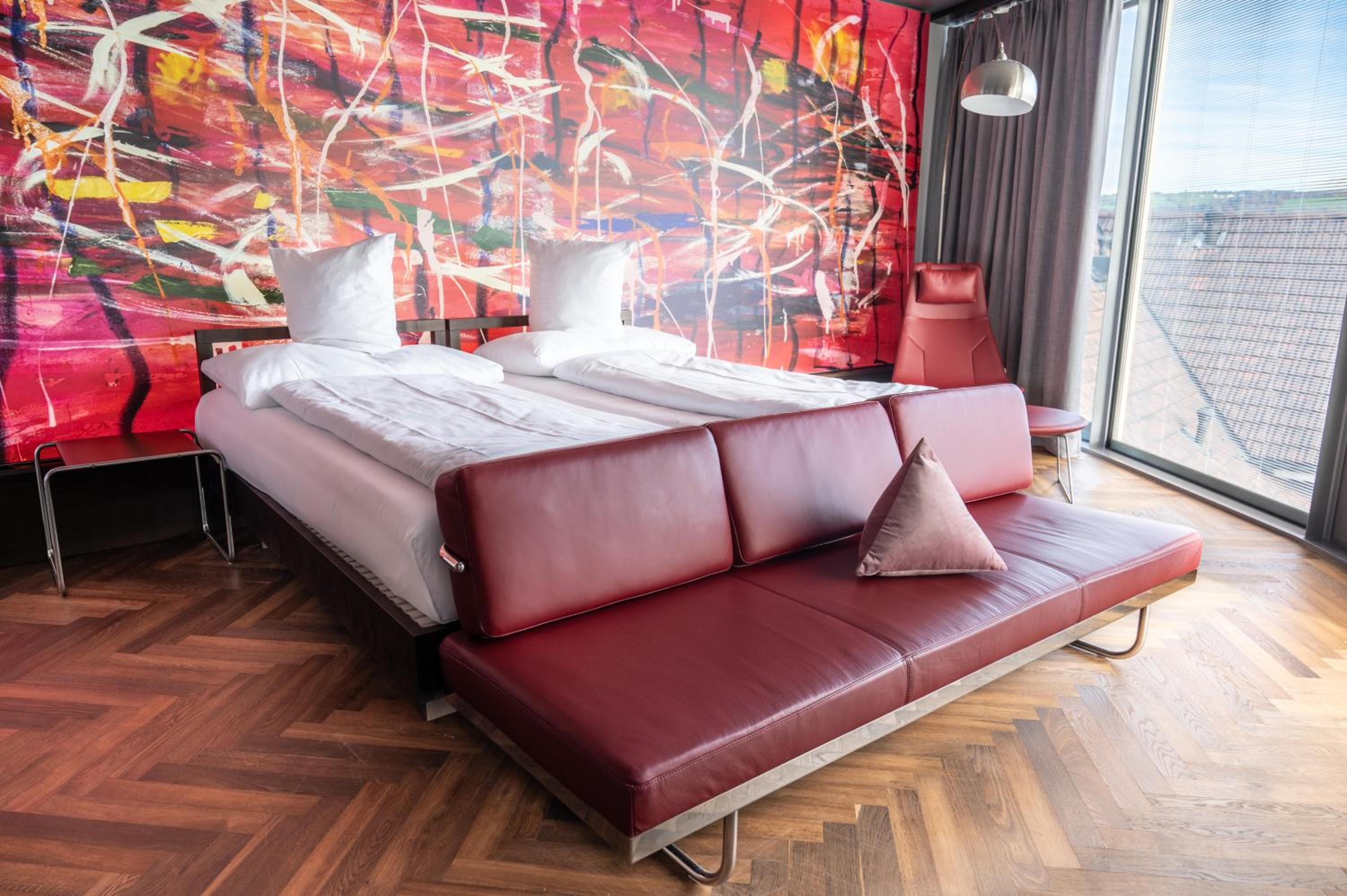 Junior Suite with Lake View - Photo 3