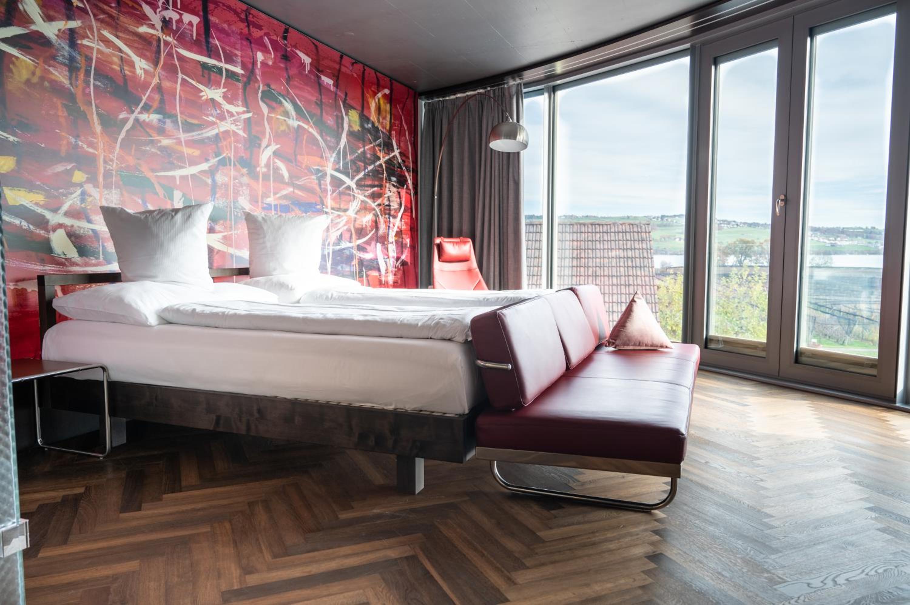Junior Suite with Lake View - Photo 4