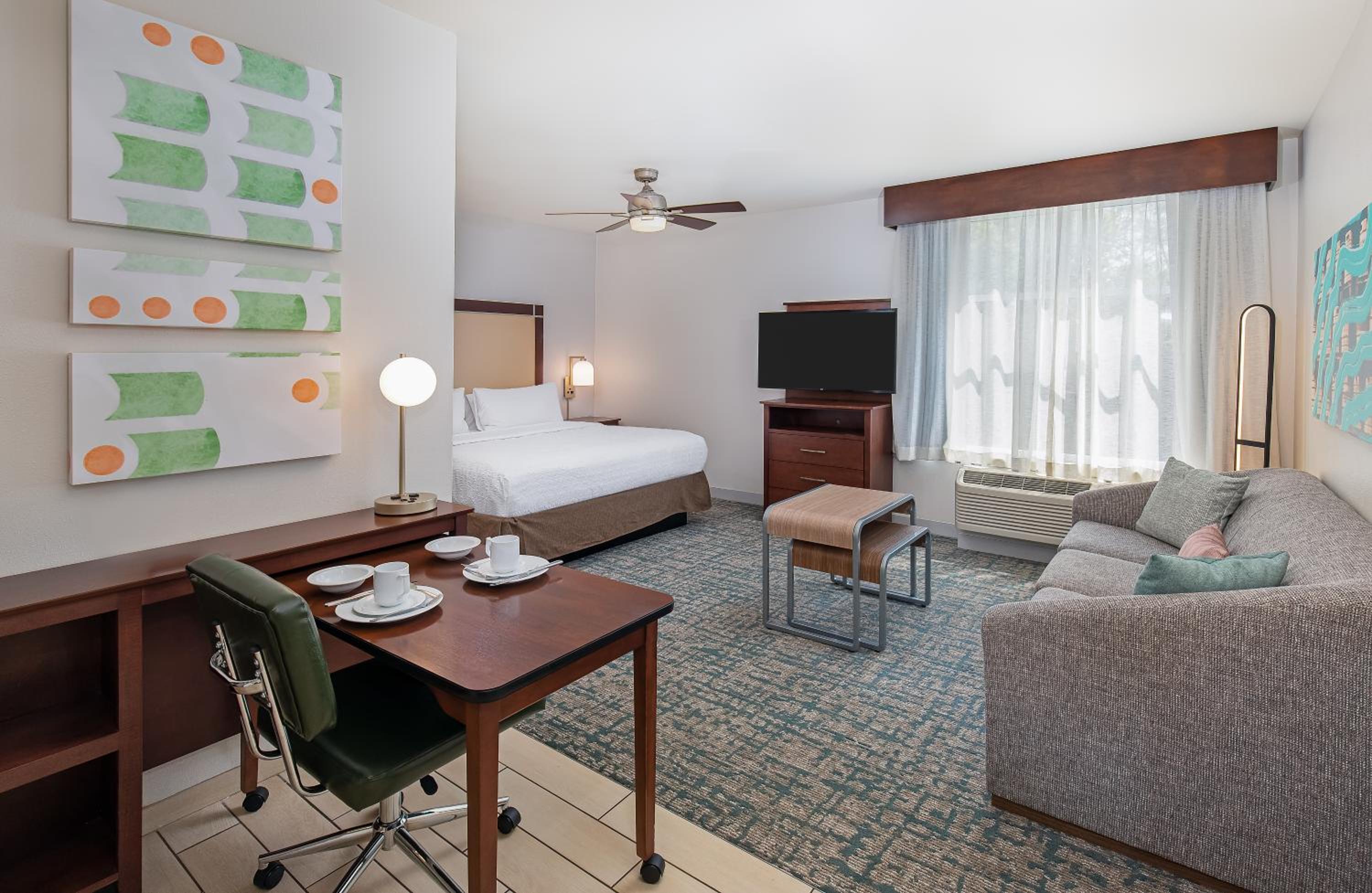King Room with Bath Tub - Disability/Hearing Access