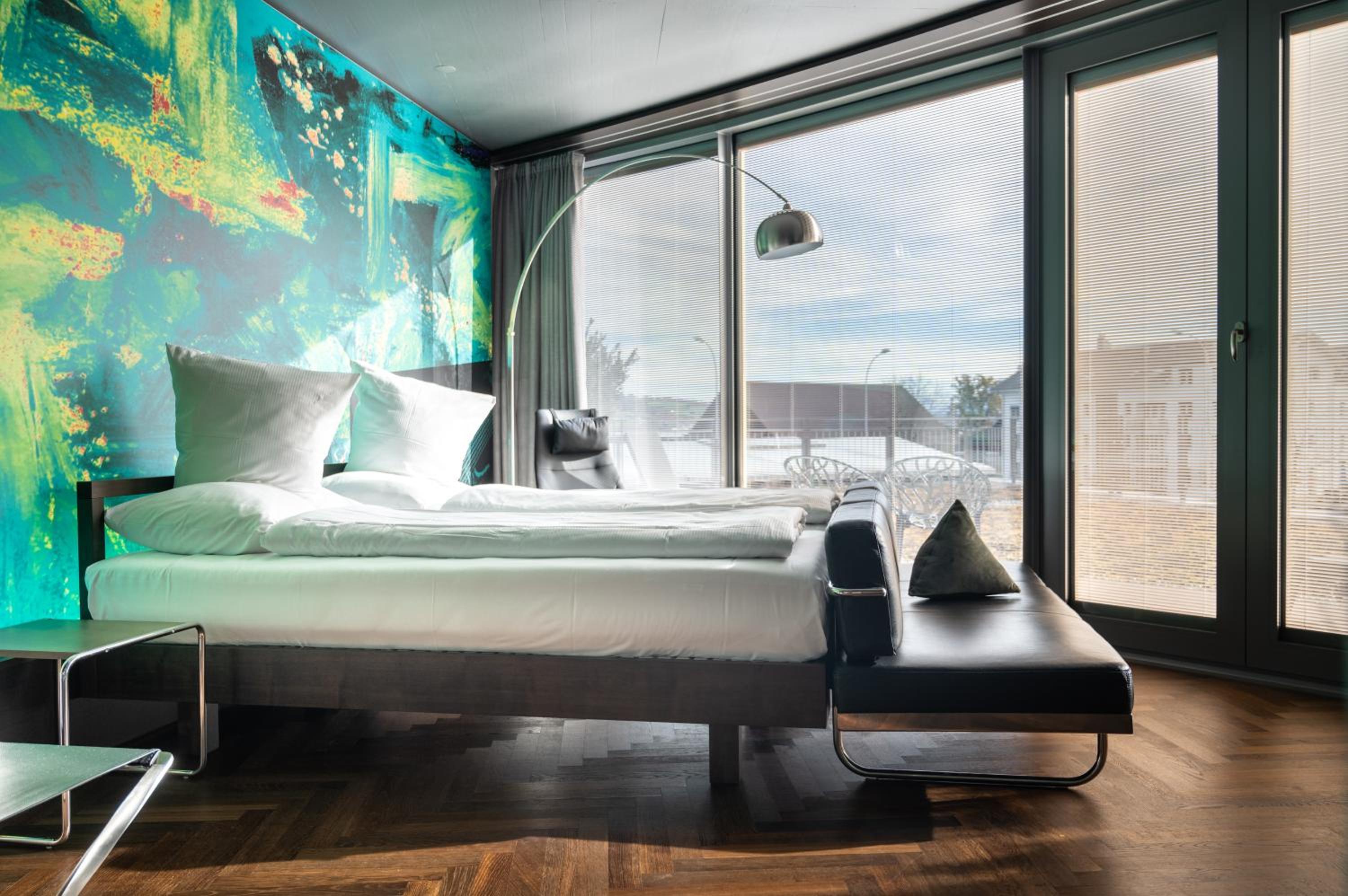 Junior Suite with Lake View - Photo 2
