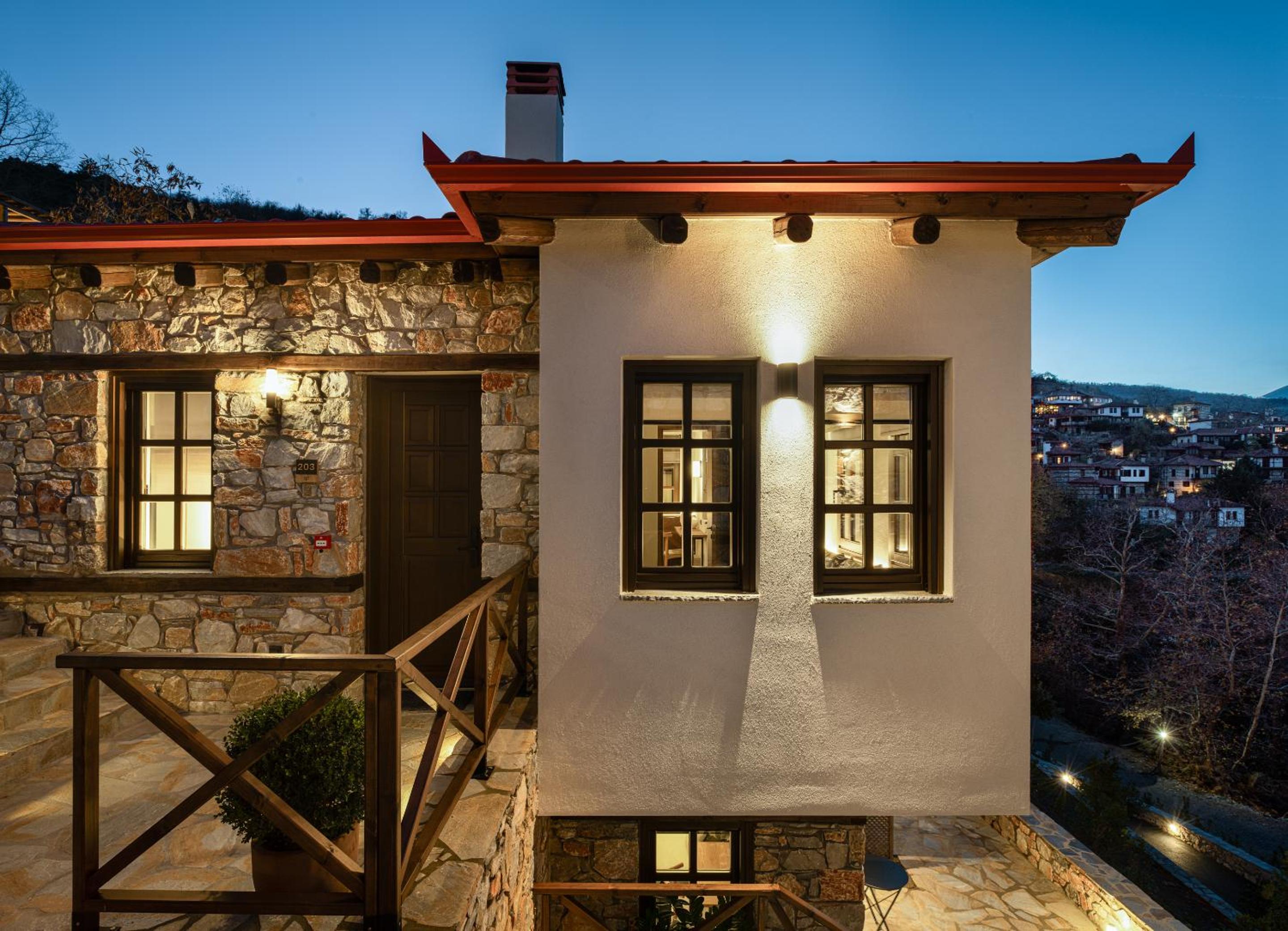 Two Bedroom Suite with Fireplace - Mountain & Sea View - Photo 6