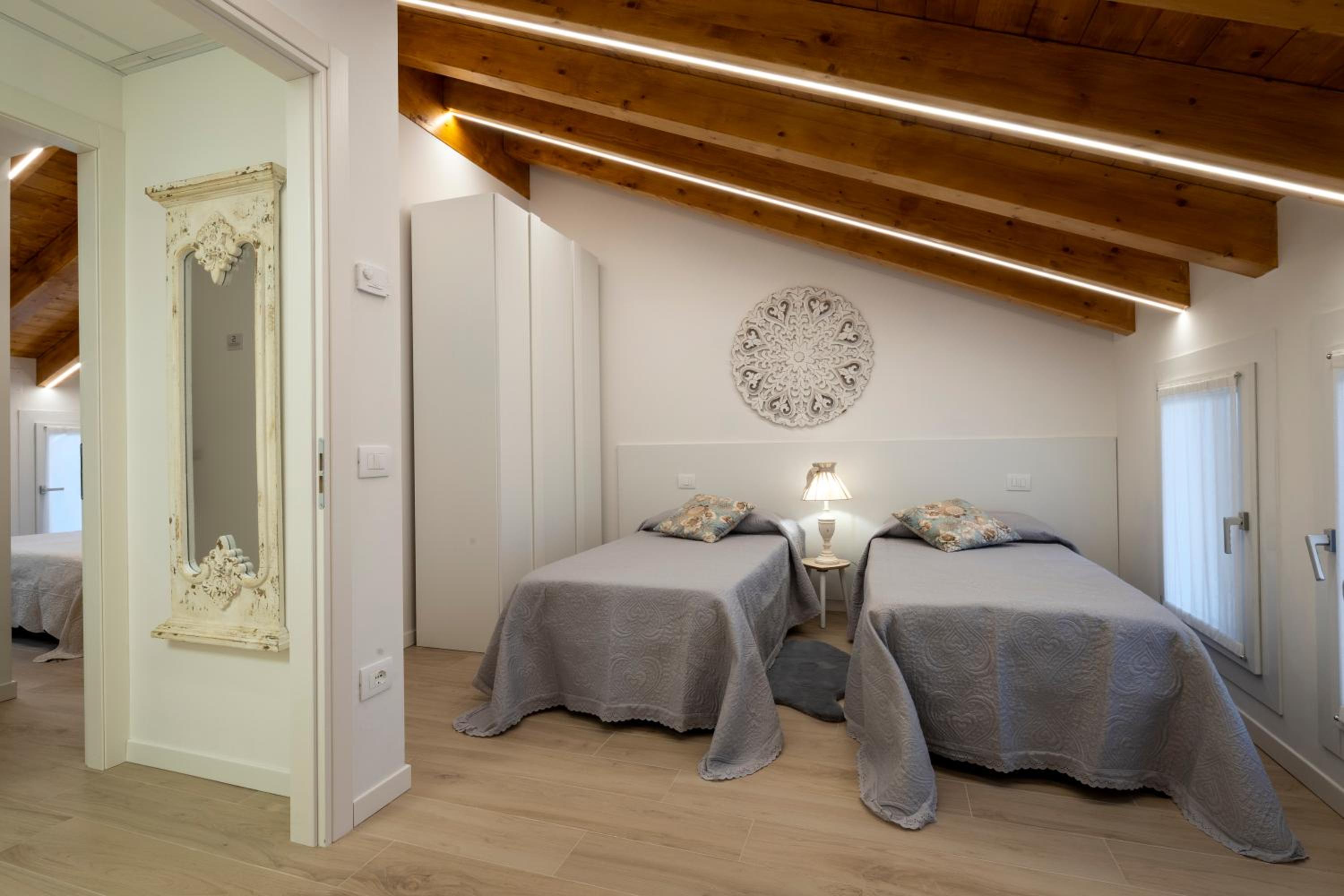 Twin Room with Private Bathroom photo 1