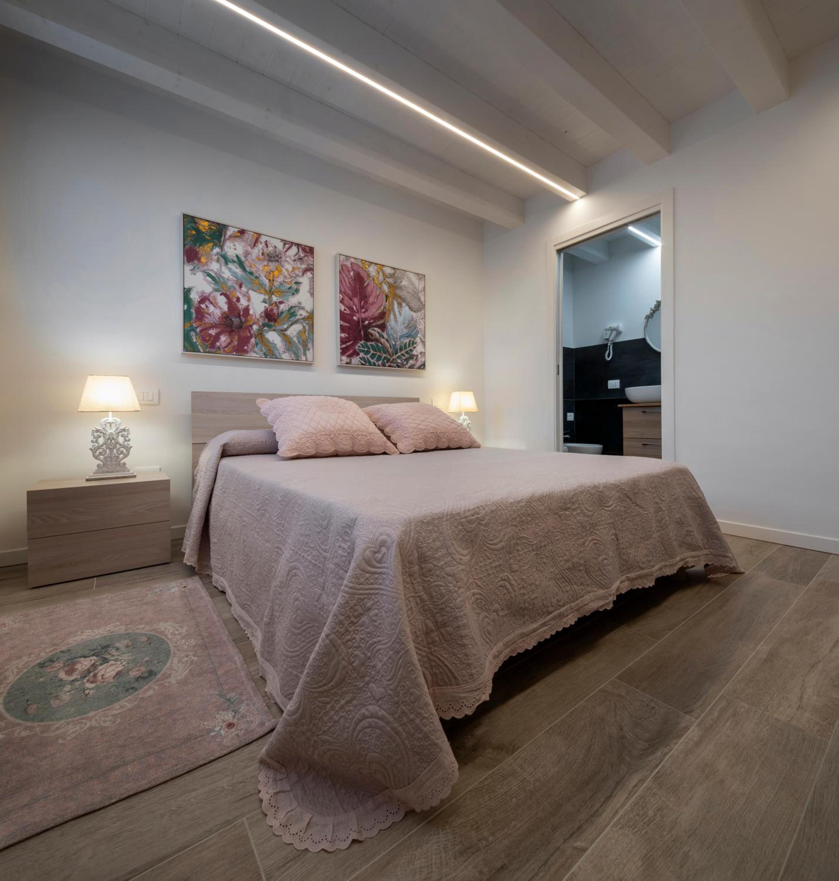 Double or Twin Room with Private Bathroom photo 1