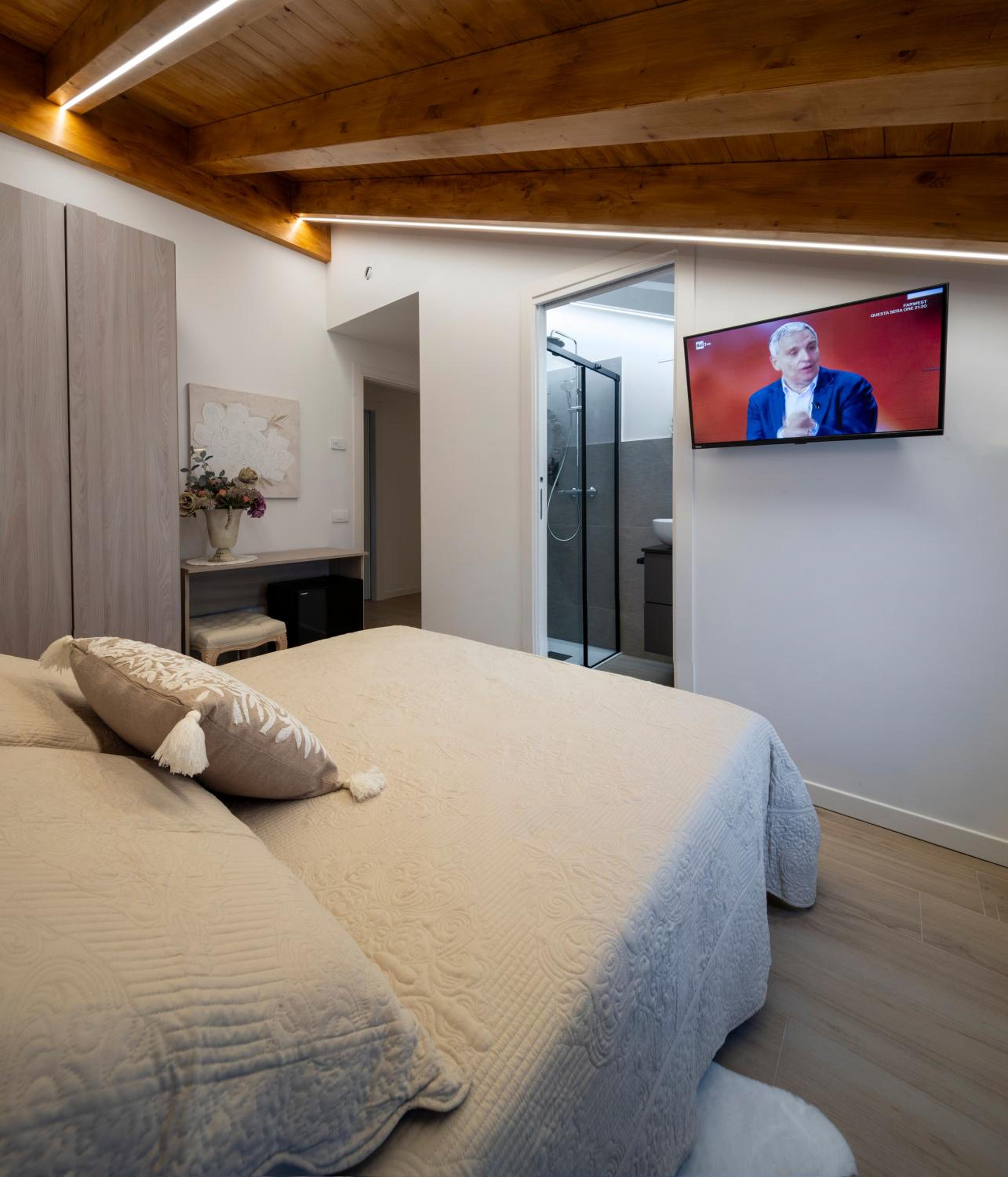 Small Double Room photo 2
