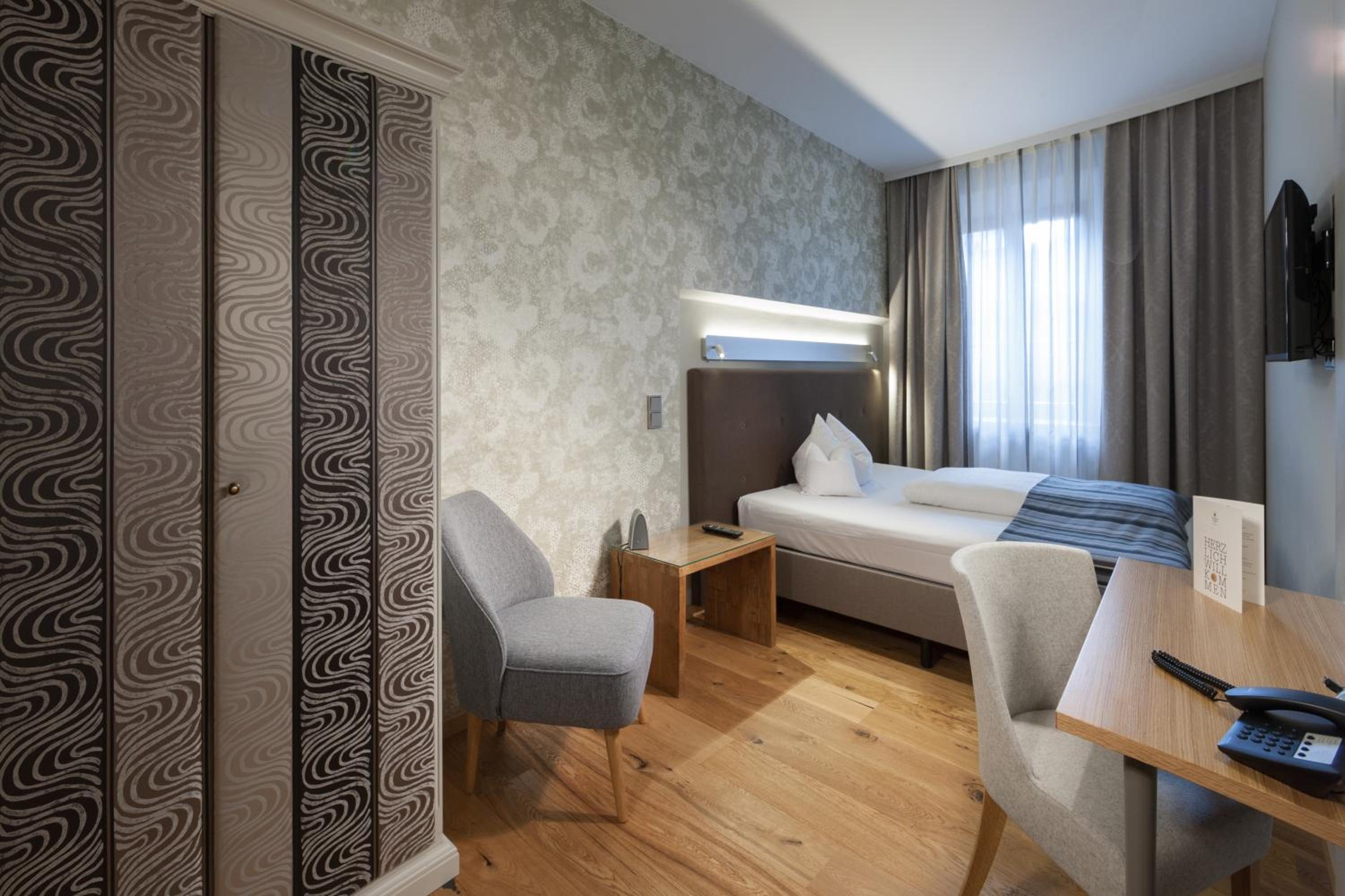 Queen Room