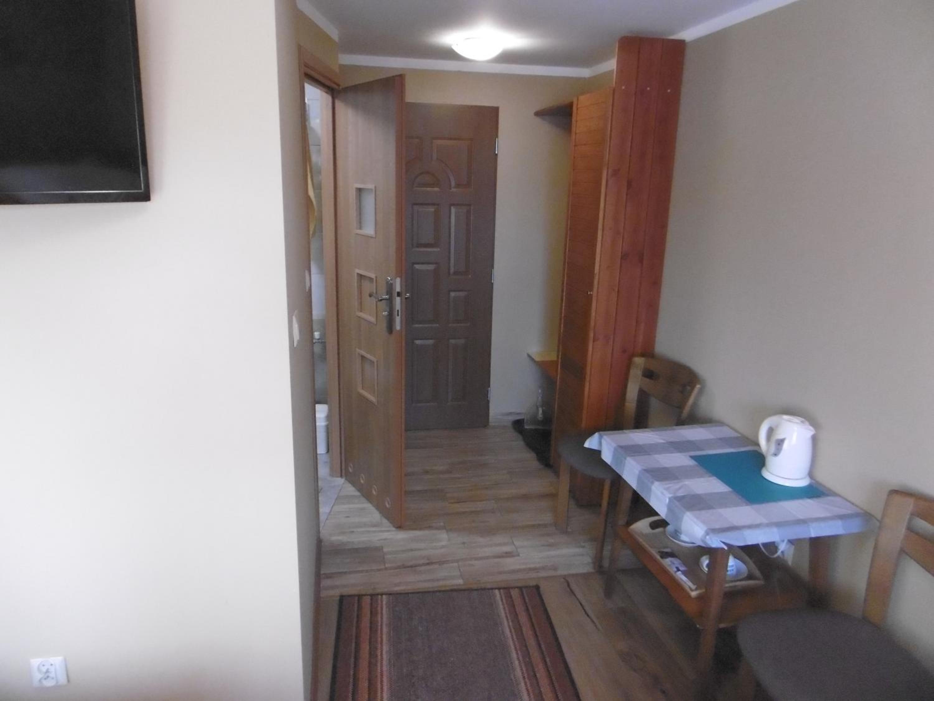 Twin Room - Photo 1