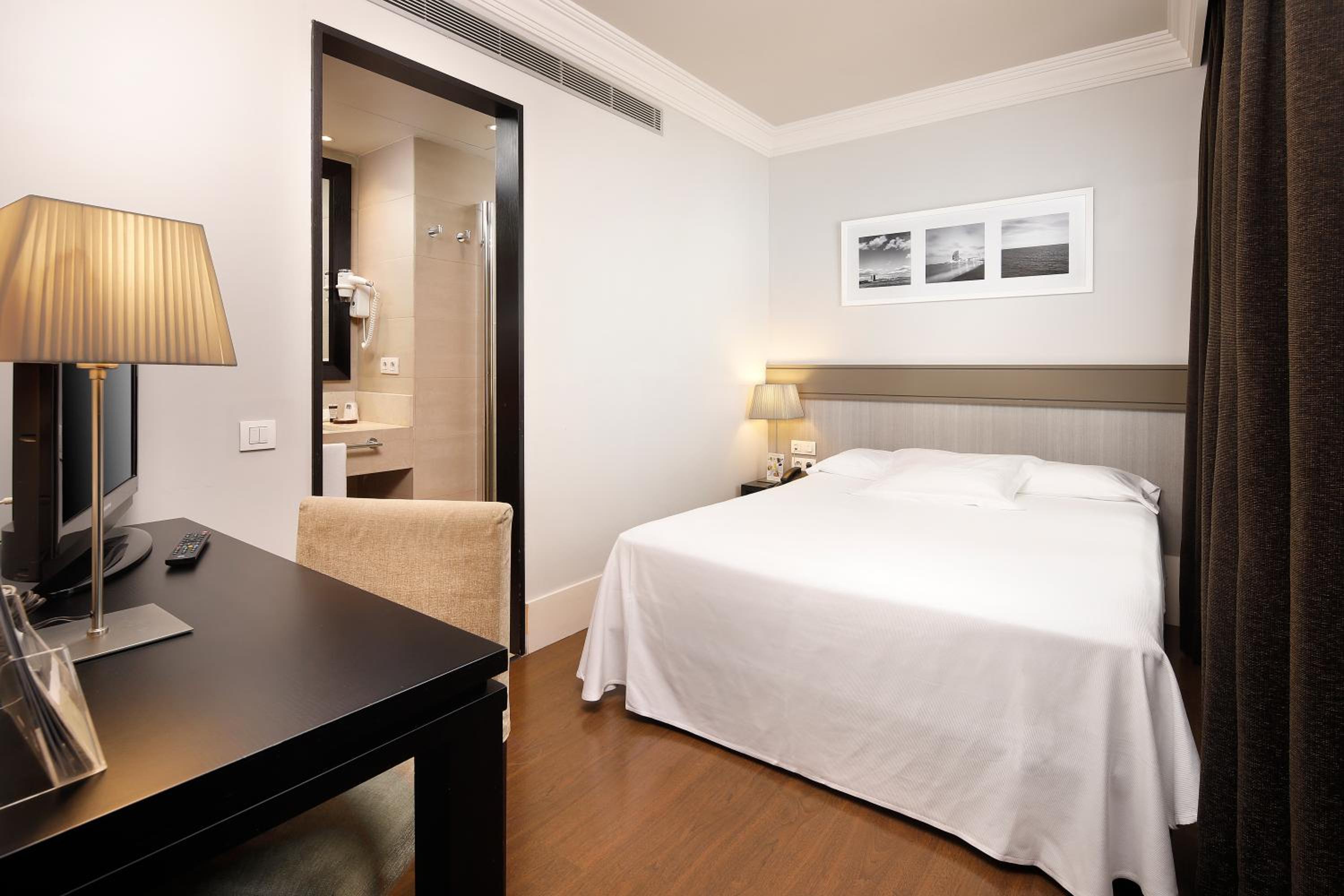 Single Room photo 2