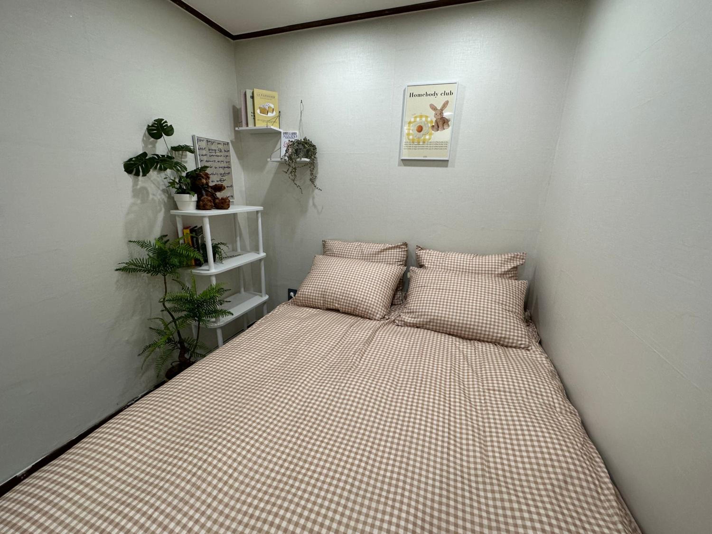 Queen Room - Photo 8